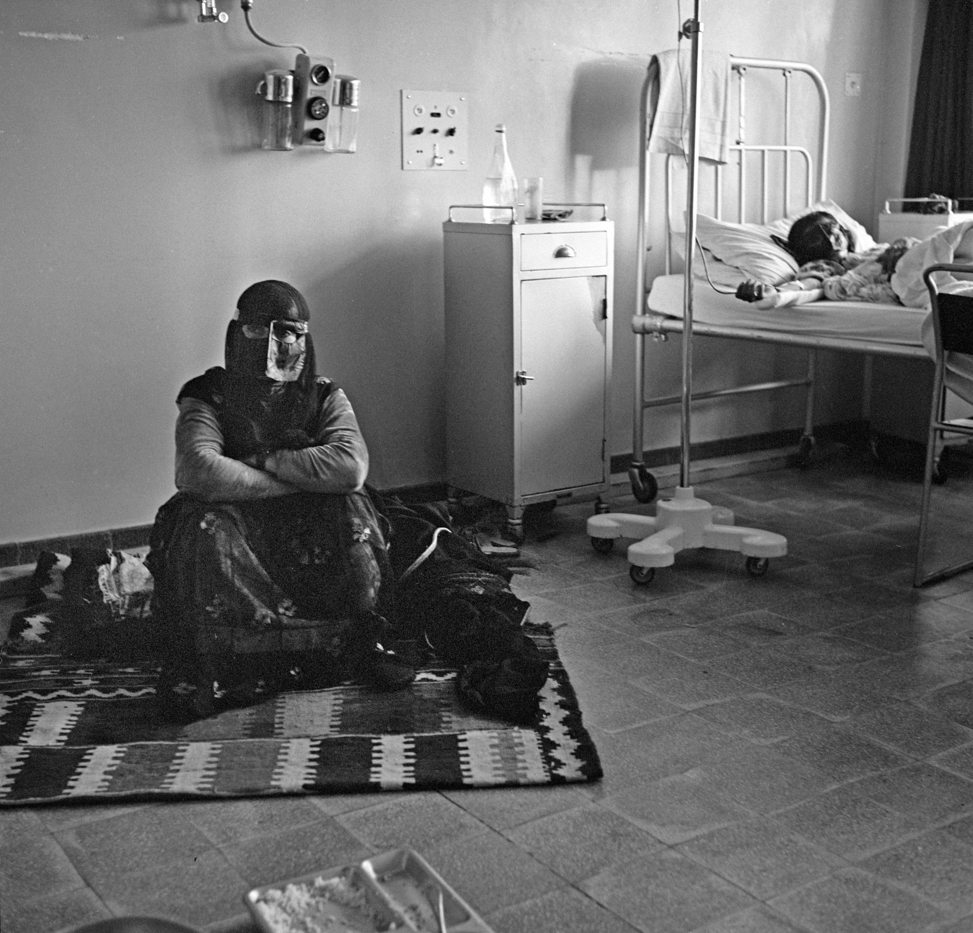 نساء الصحراء في قطر..لقطات نادرة من حياة البدويات بالخمسينيات