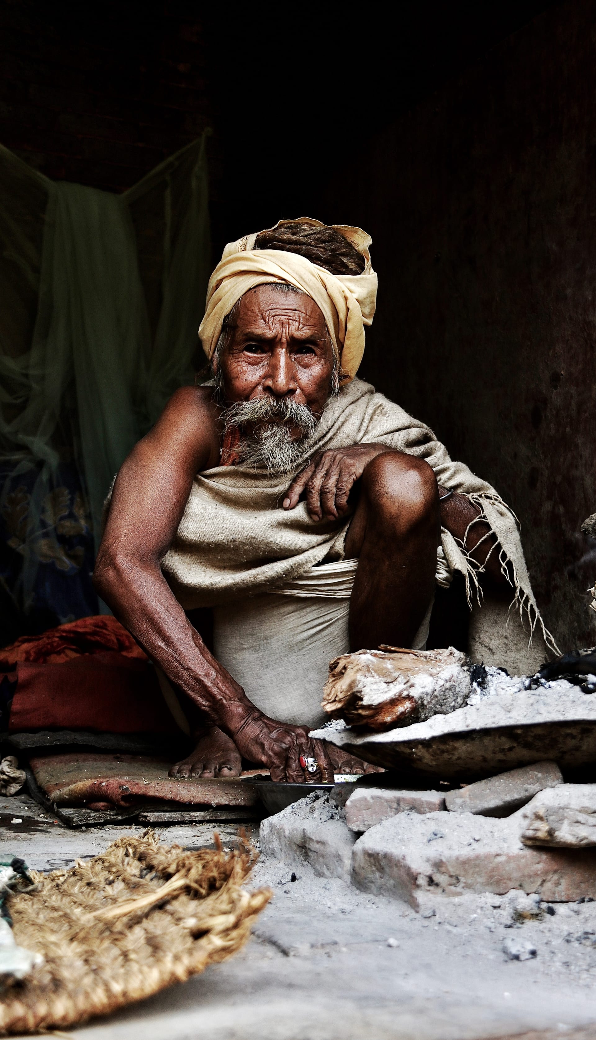  على راسي ..مصورة توثق مكانة غطاء الرأس بين شعوب العالم