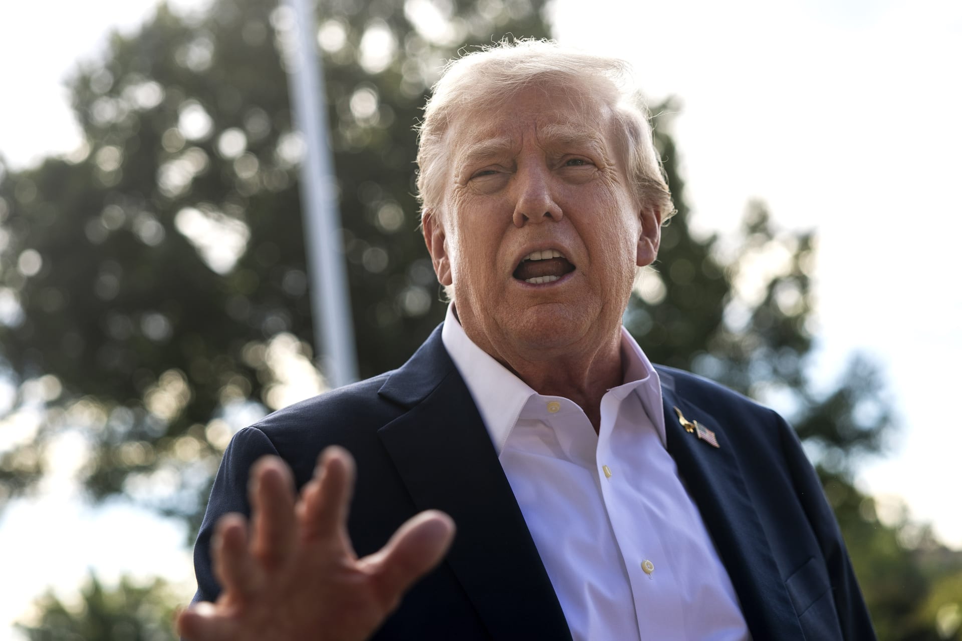 ترامب: نحن "قريبون جدا" من التوصل لاتفاق يُنهي الحرب في غزة ويّعيد الرهائن