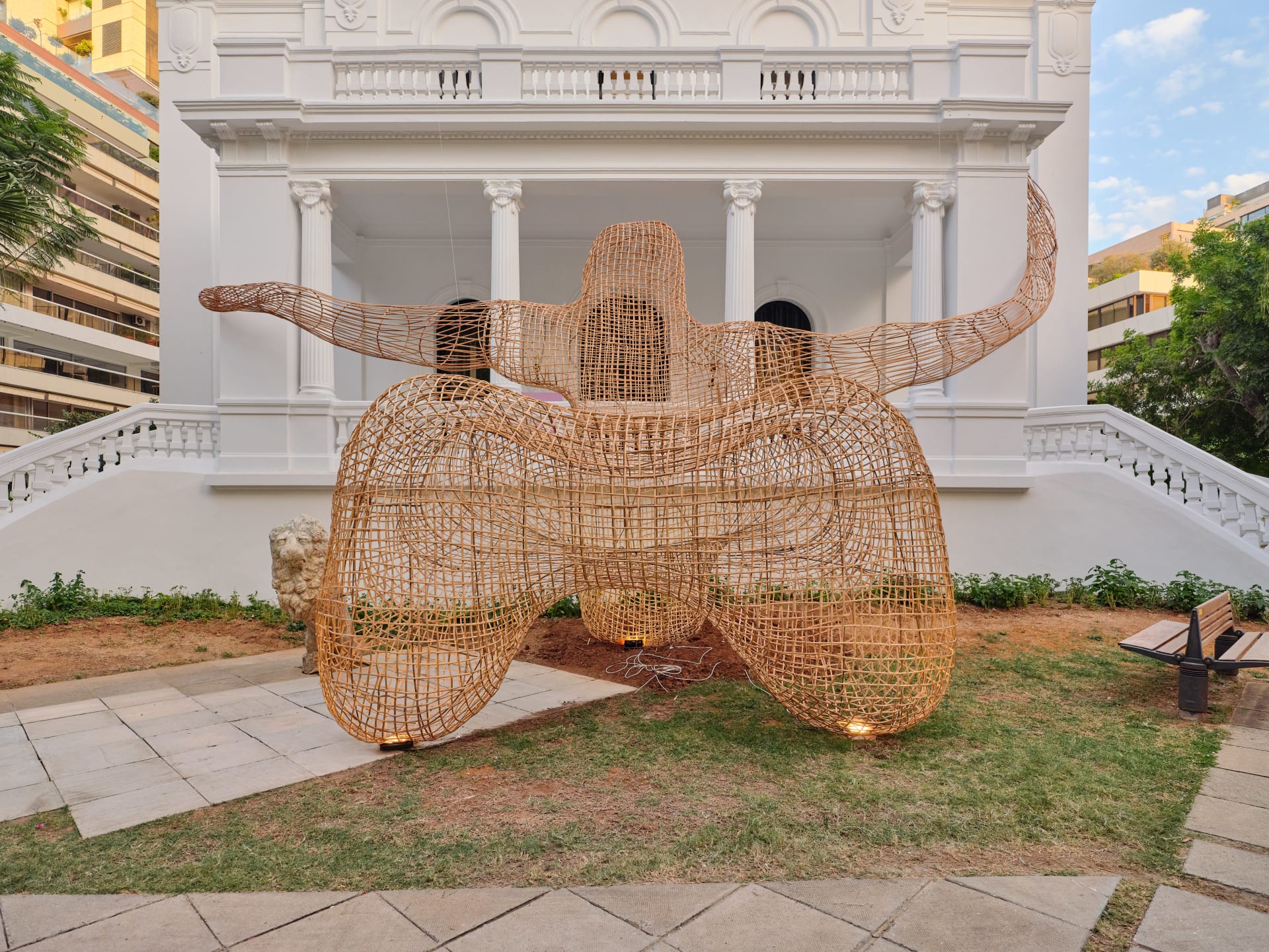 بيروت متحف مفتوح بين العمارة والفن والأزياء في معرض We Design Beirut  بيروت متحف مفتوح بين العمارة والفن والأزياء في معرض We Design Beirut