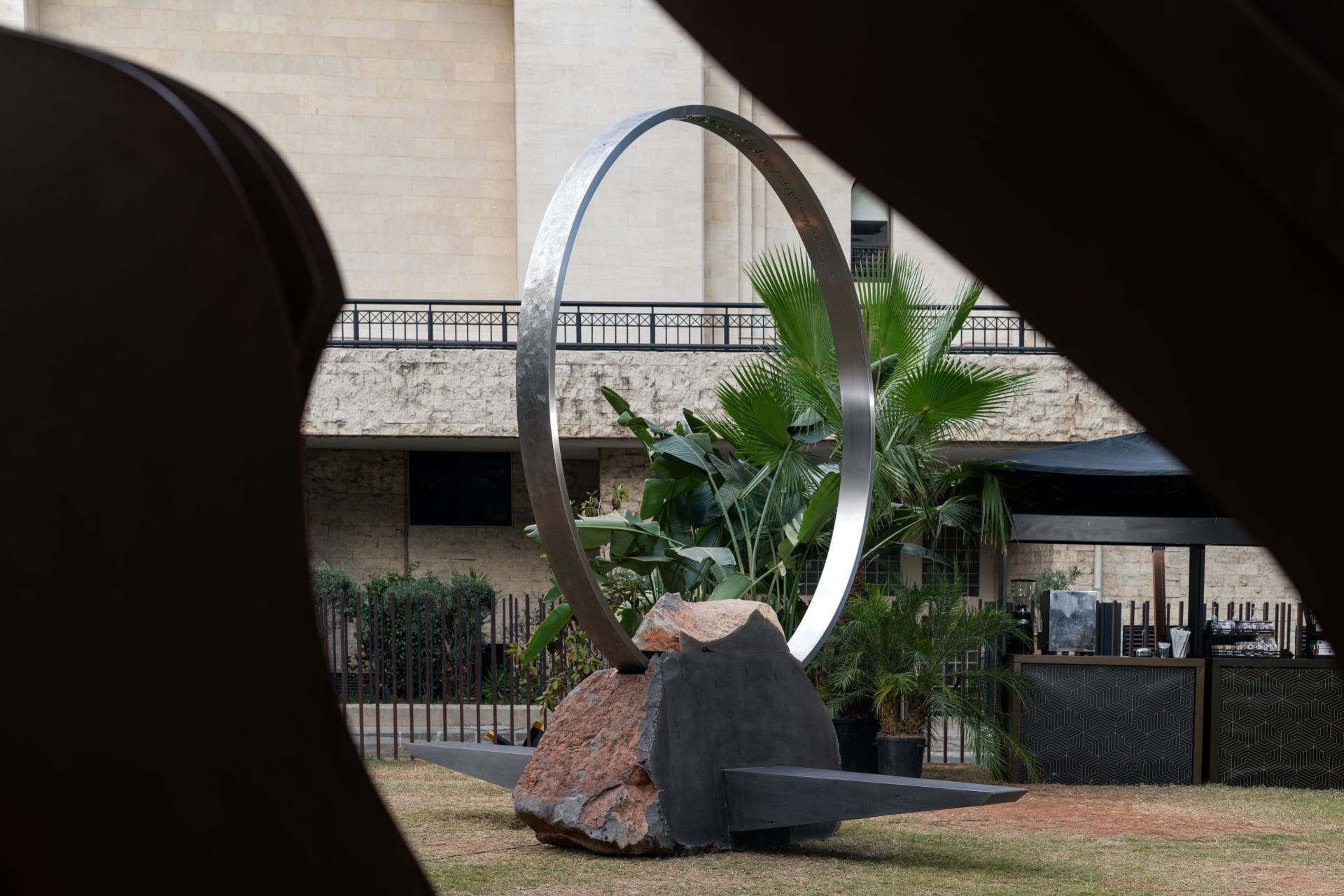 بيروت متحف مفتوح بين العمارة والفن والأزياء في معرض We Design Beirut  بيروت متحف مفتوح بين العمارة والفن والأزياء في معرض We Design Beirut