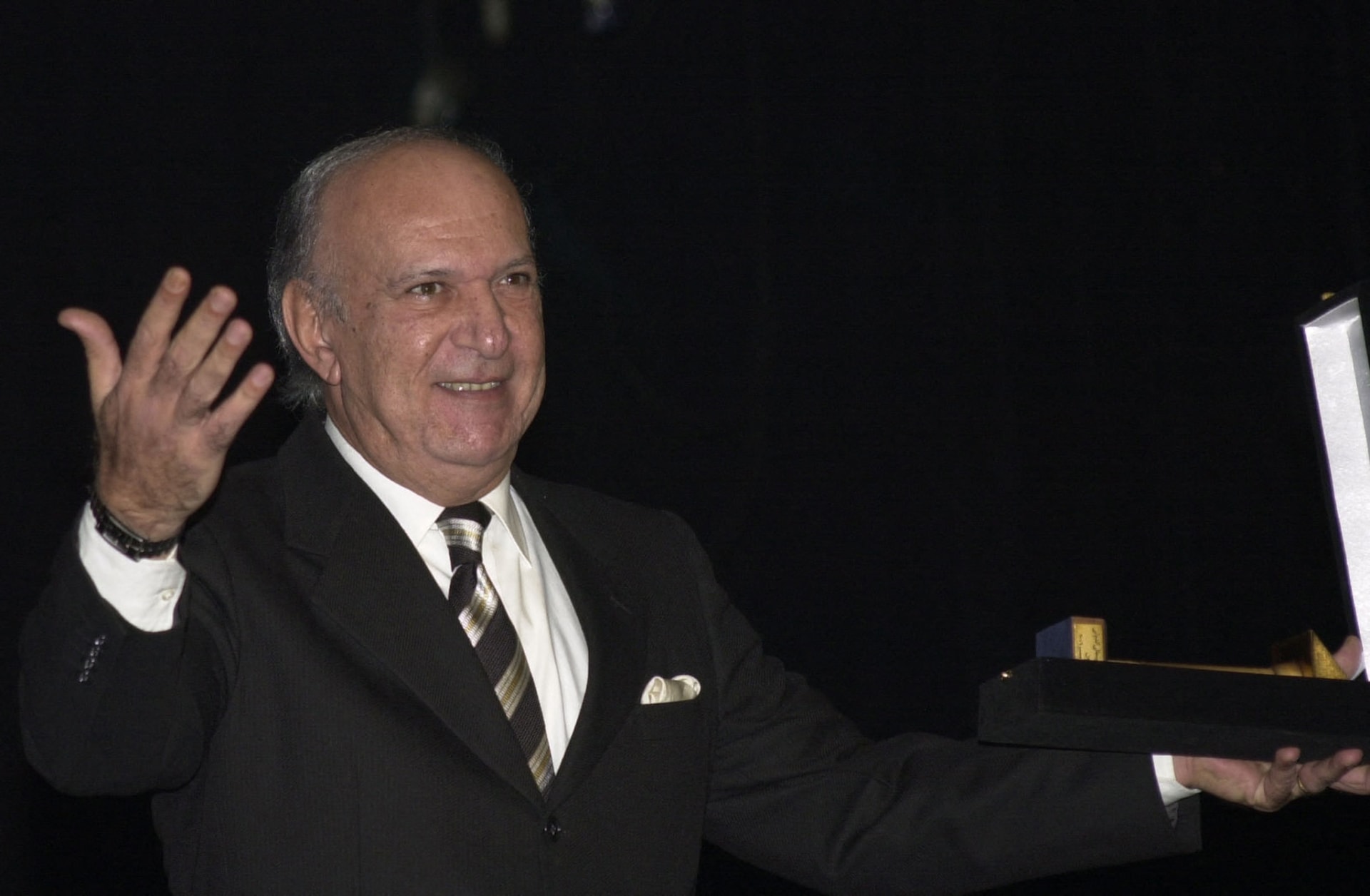 مصر.. عمر خيرت يعتذر عن حفلاته القادمة لـ "أسباب صحية" - CNN Arabic