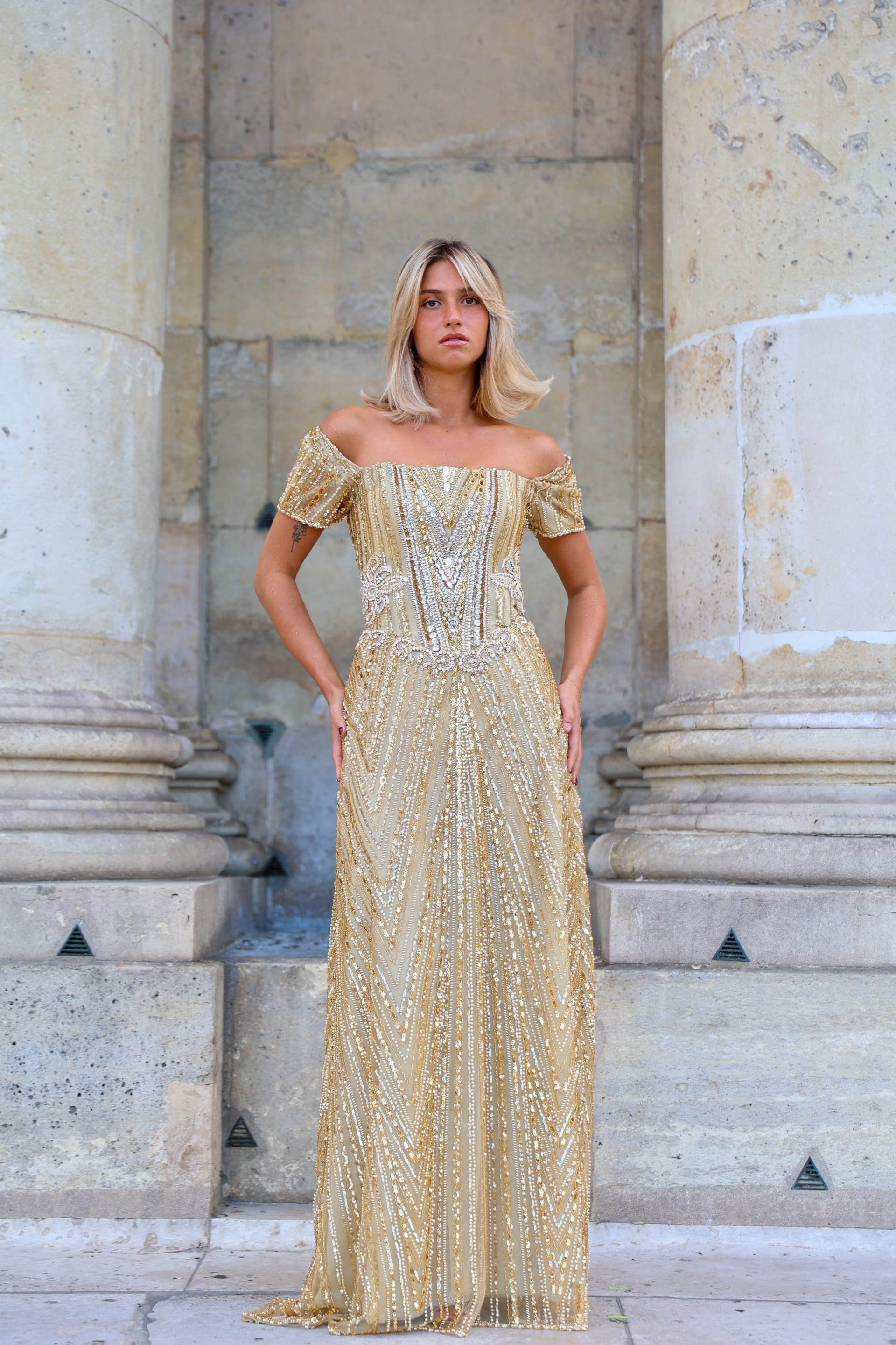 أزياء شهد الشارود..مزيج بين الجذور العراقية والحداثة الإماراتية