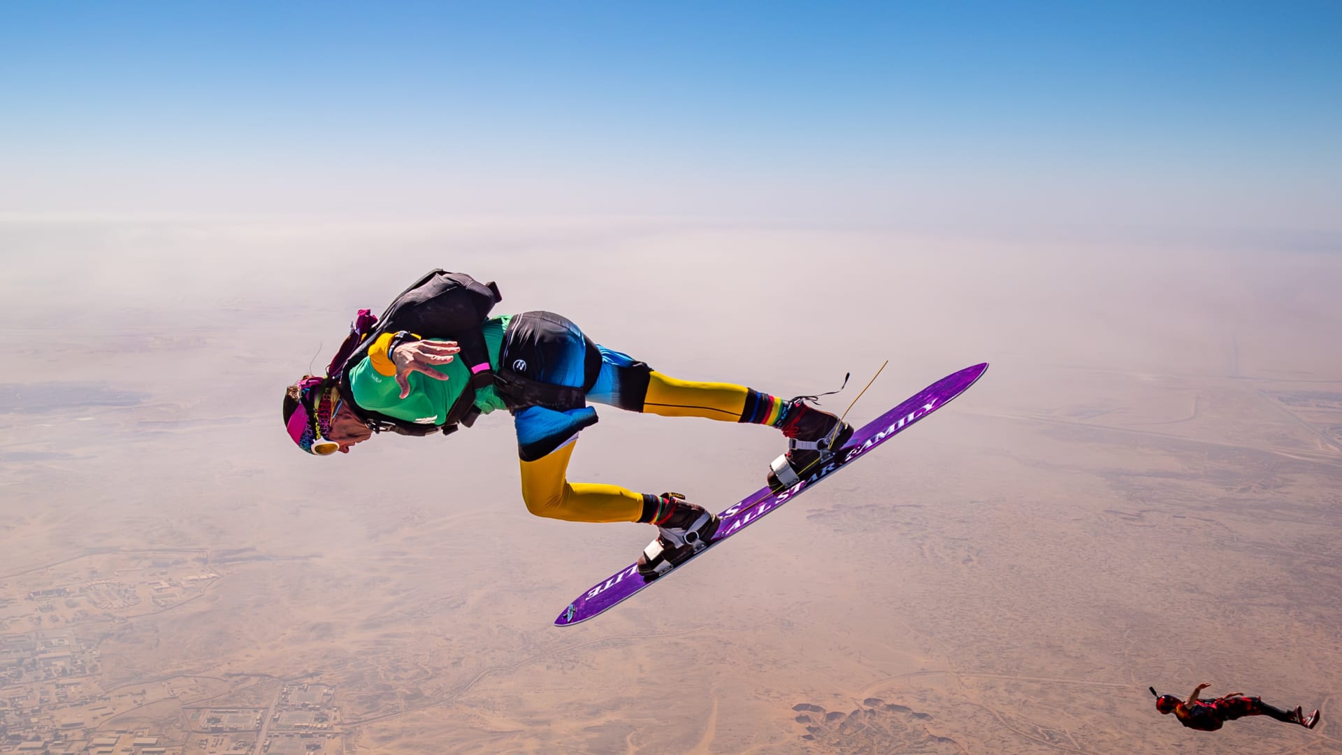  اقفز مثل الفرعون ..تجربة سقوط حر على ارتفاع آلاف الأقدام فوق أهرامات مصر