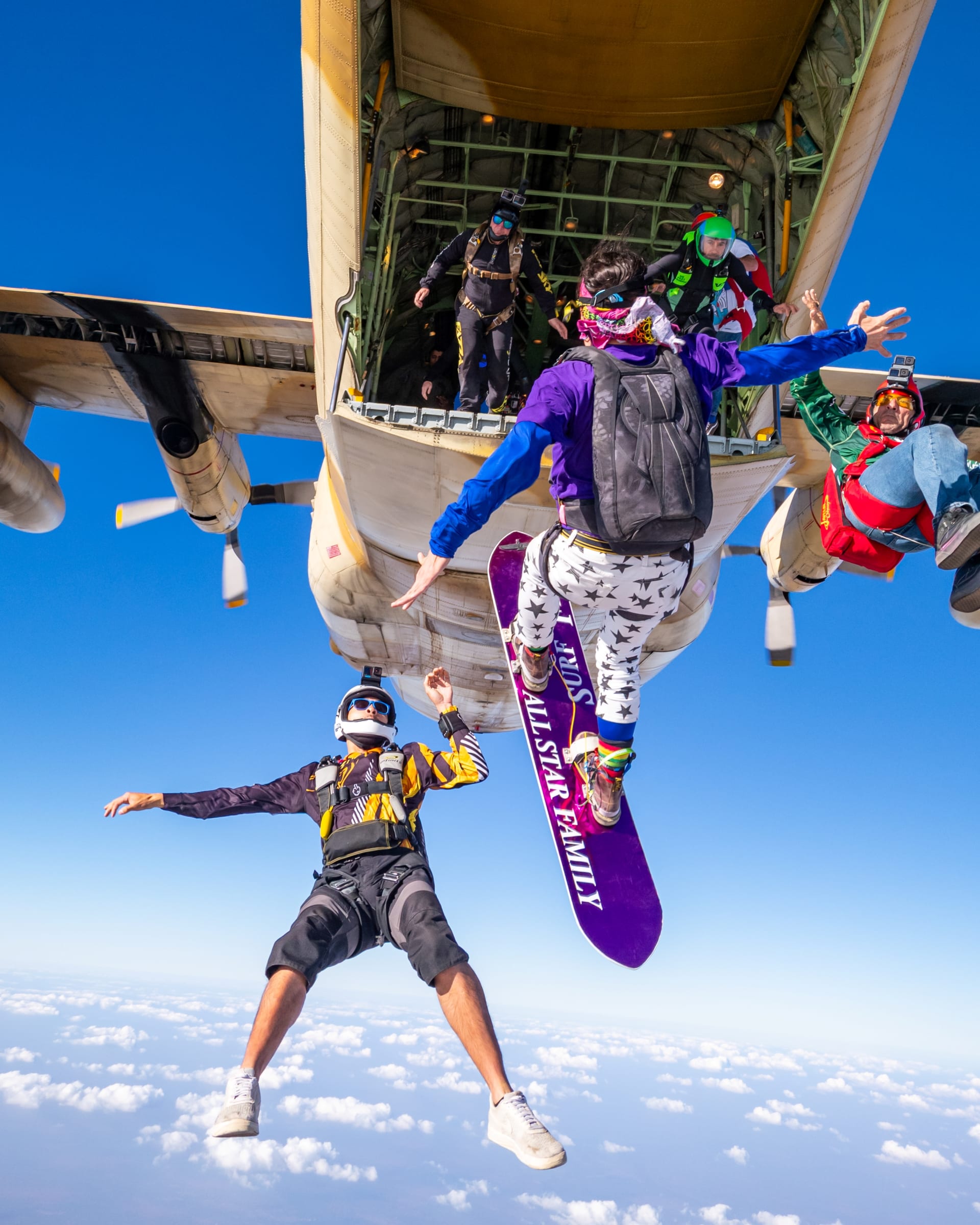  اقفز مثل الفرعون ..تجربة سقوط حر على ارتفاع آلاف الأقدام فوق أهرامات مصر