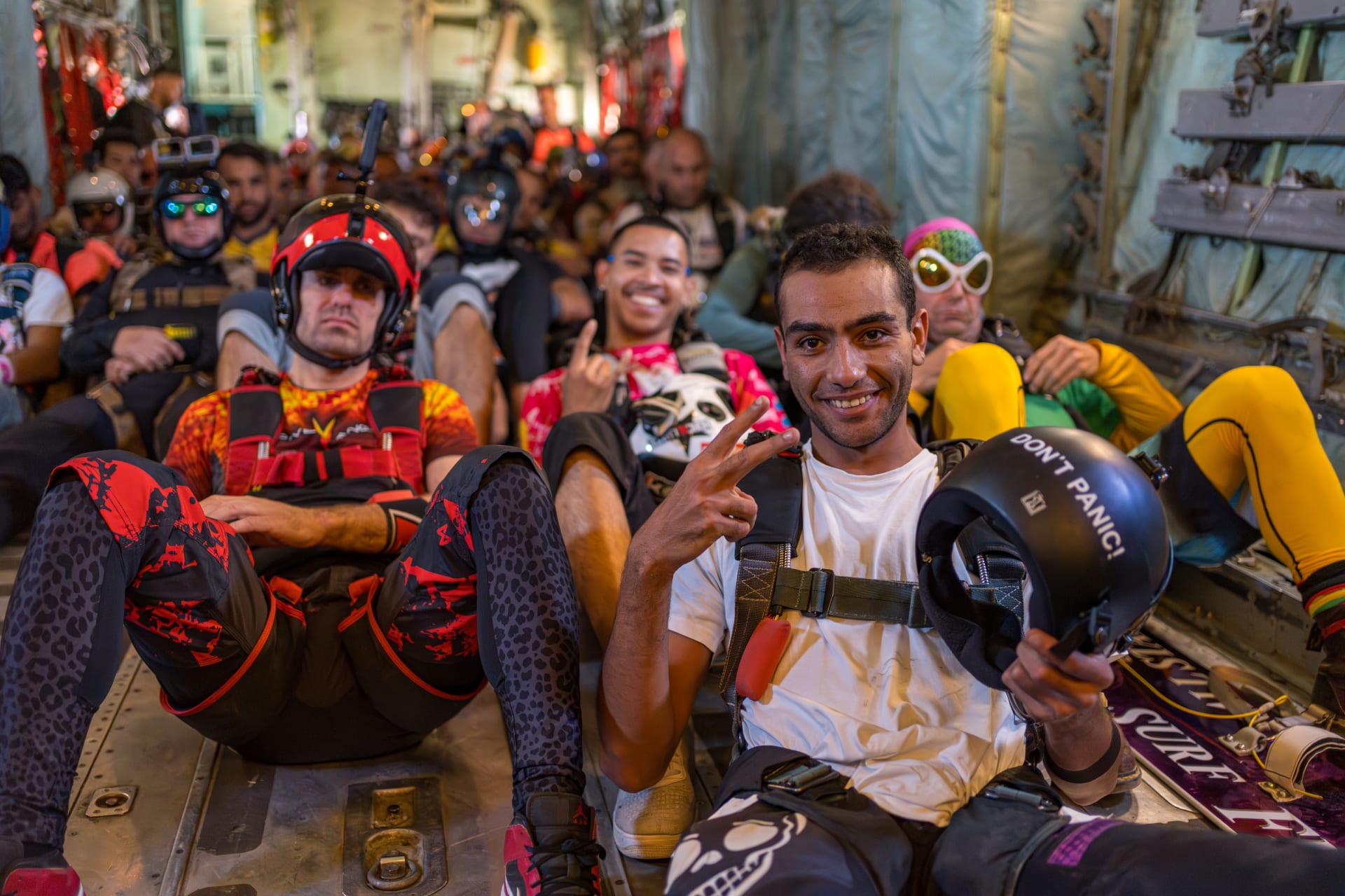  اقفز مثل الفرعون ..تجربة سقوط حر على ارتفاع آلاف الأقدام فوق أهرامات مصر