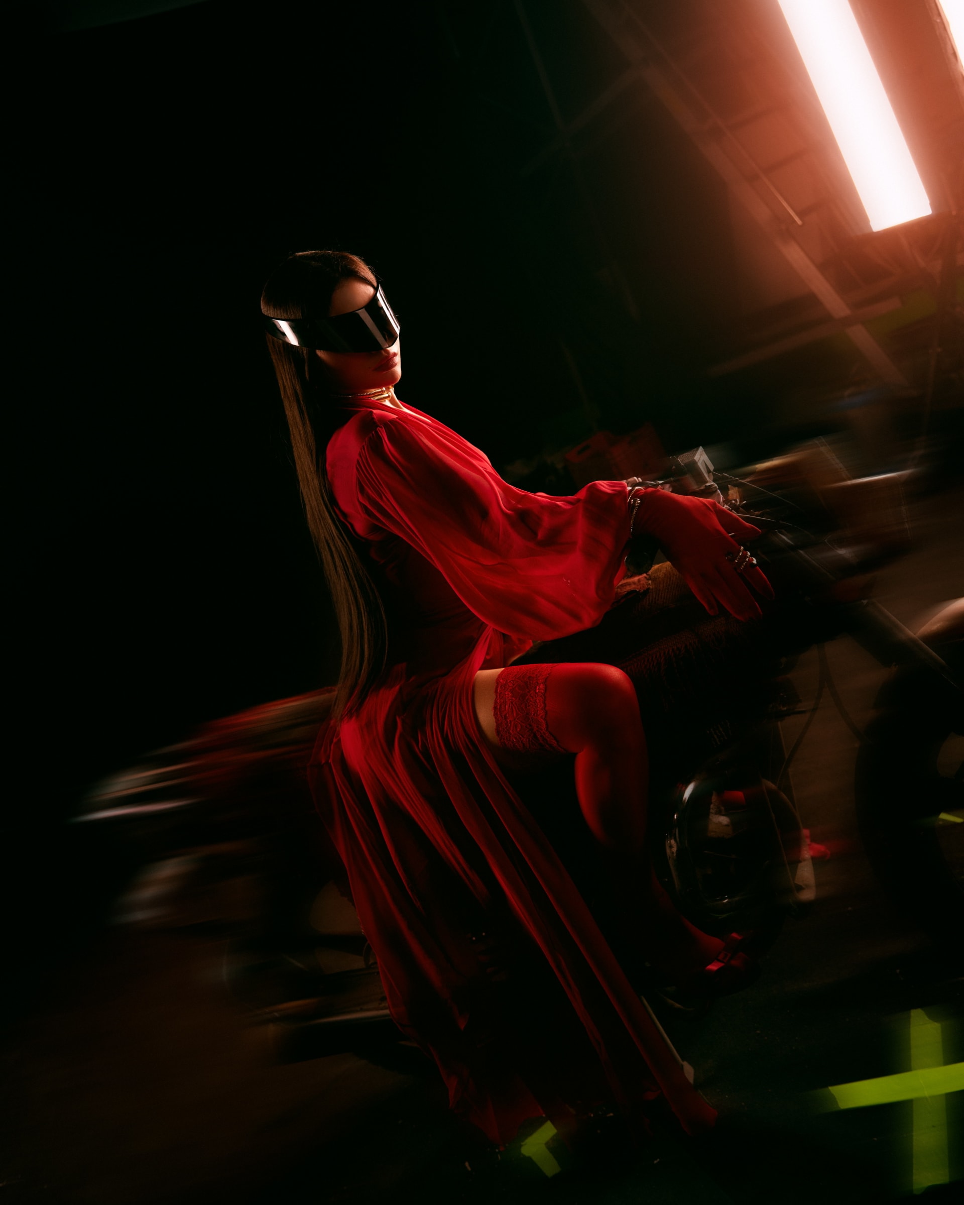 فستان "كاميسول" من دار الأزياء الإيطالية "دولتشي أند غابانا".