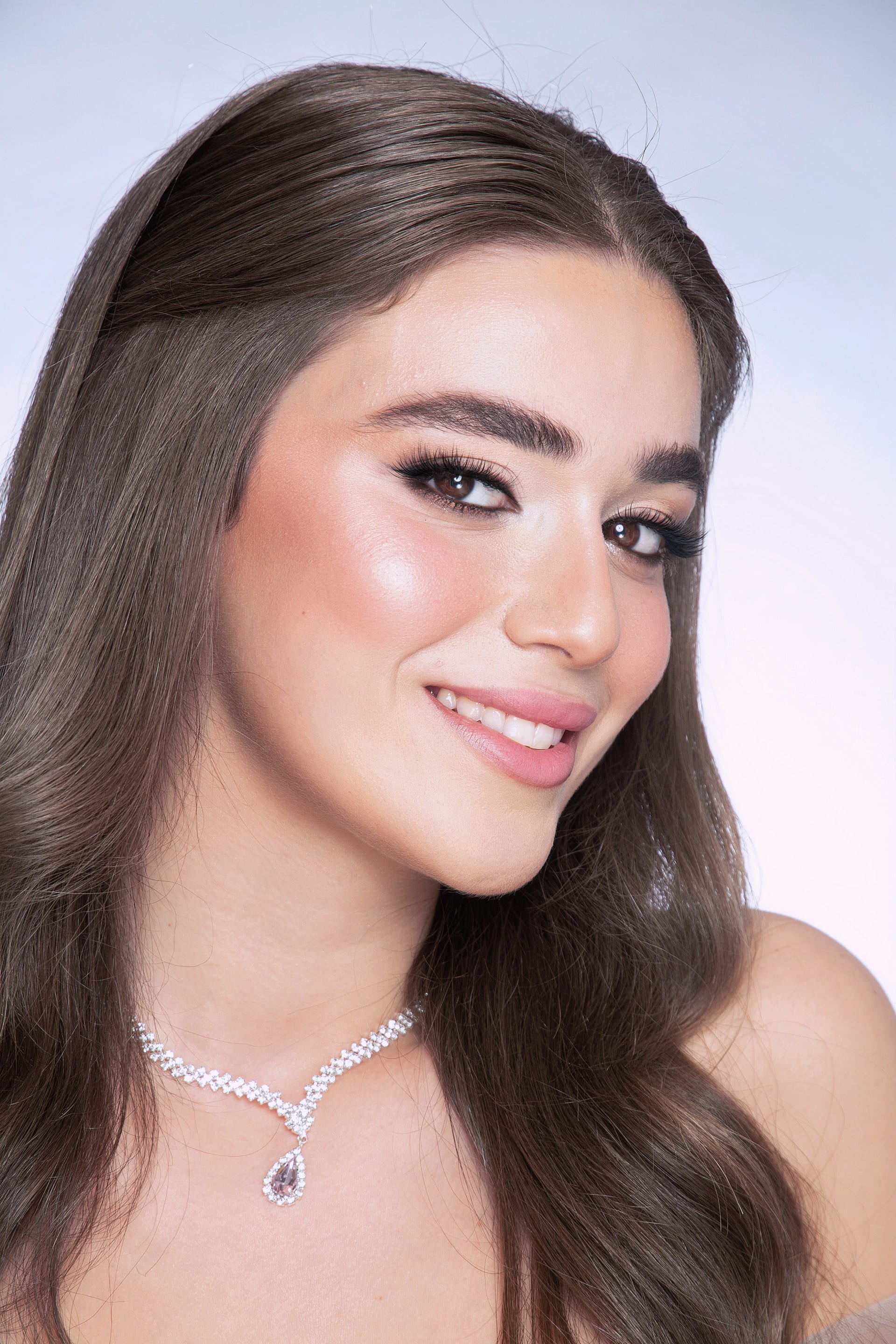 أكثر أسئلة المكياج شيوعا.. وإجابات تتجاوز الصيحات والمواسم