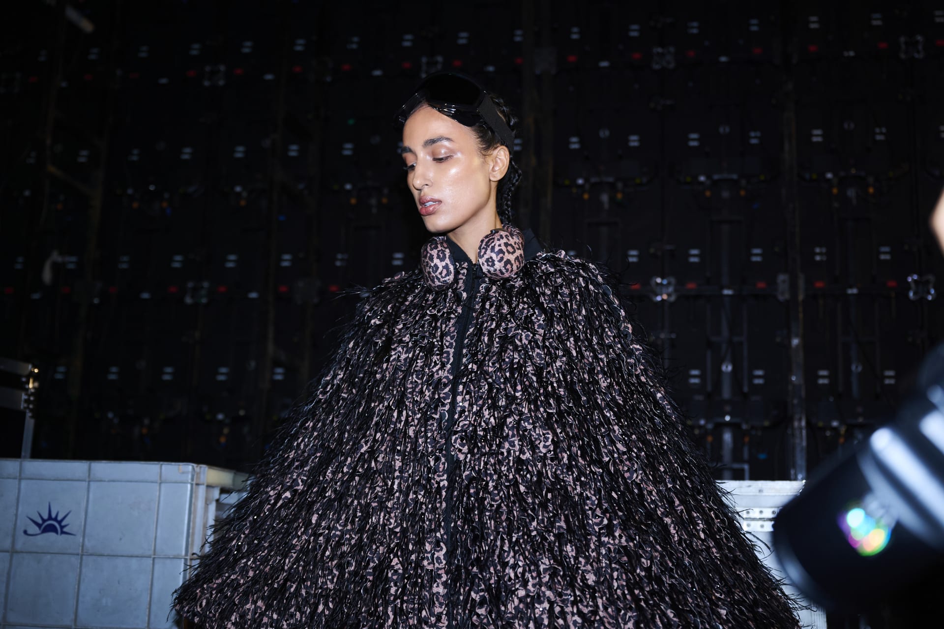 من العشرين إلى الخمسين.. كيف تتغير الموضة مع المراحل العمرية؟