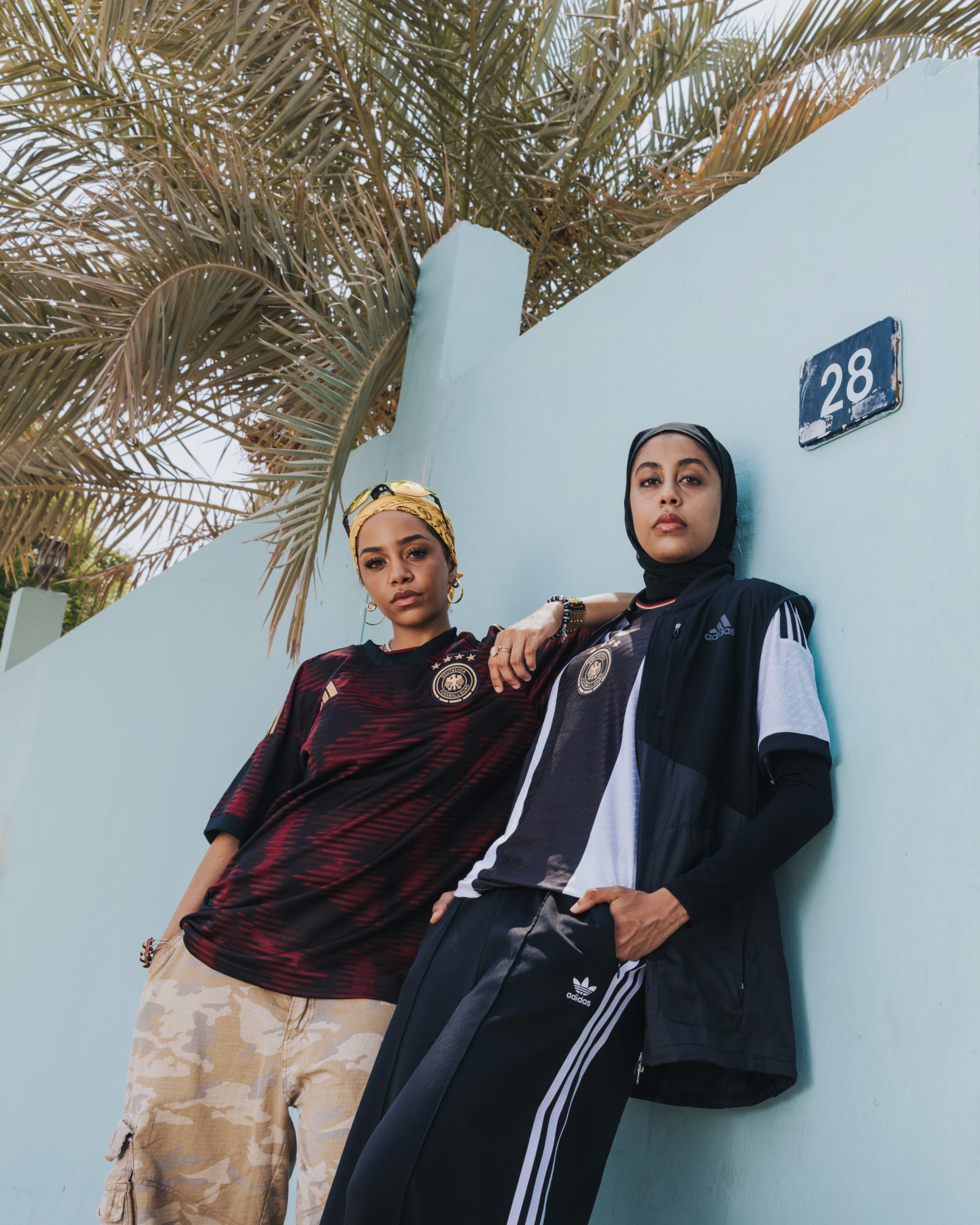 مصور يسلط الضوء على دبي القديمة في صور تجمع بين التراث والموضة