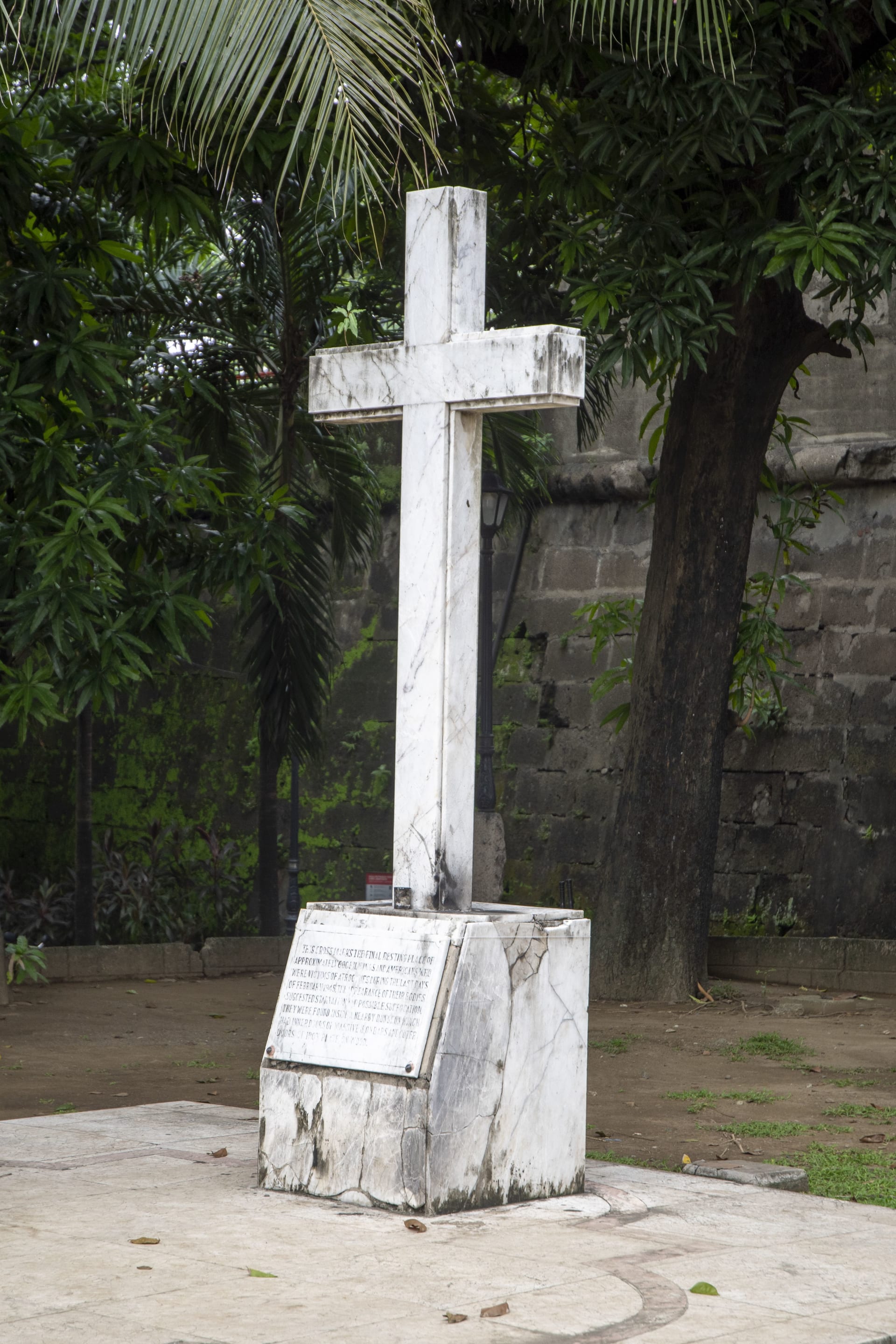 مقبرة ضخمة توثق أهوال الحرب العالمية الثانية ويقول بعض الزوار إنّها مسكونة