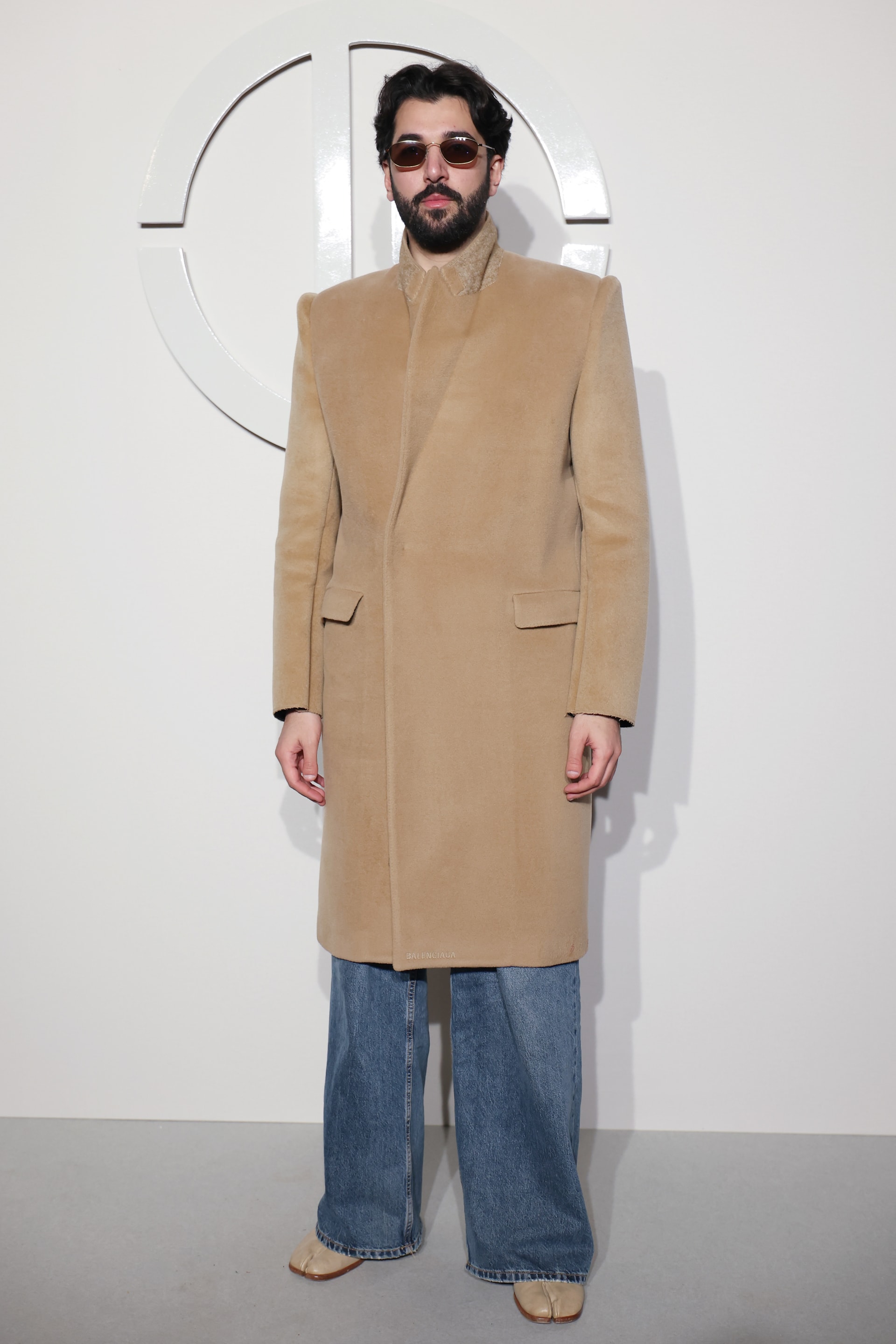 منسّق الأزياء الكويتي مساعد الصقر. 