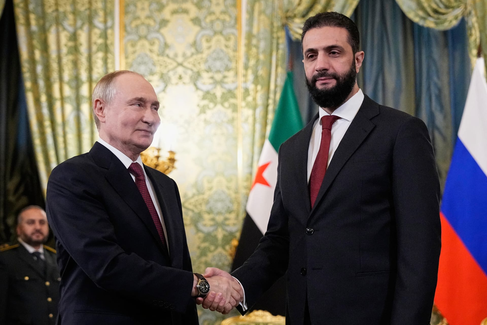 أحمد الشرع يصل إلى روسيا.. والكرملين يكشف جانبا من القضايا التي سيناقشها مع بوتين