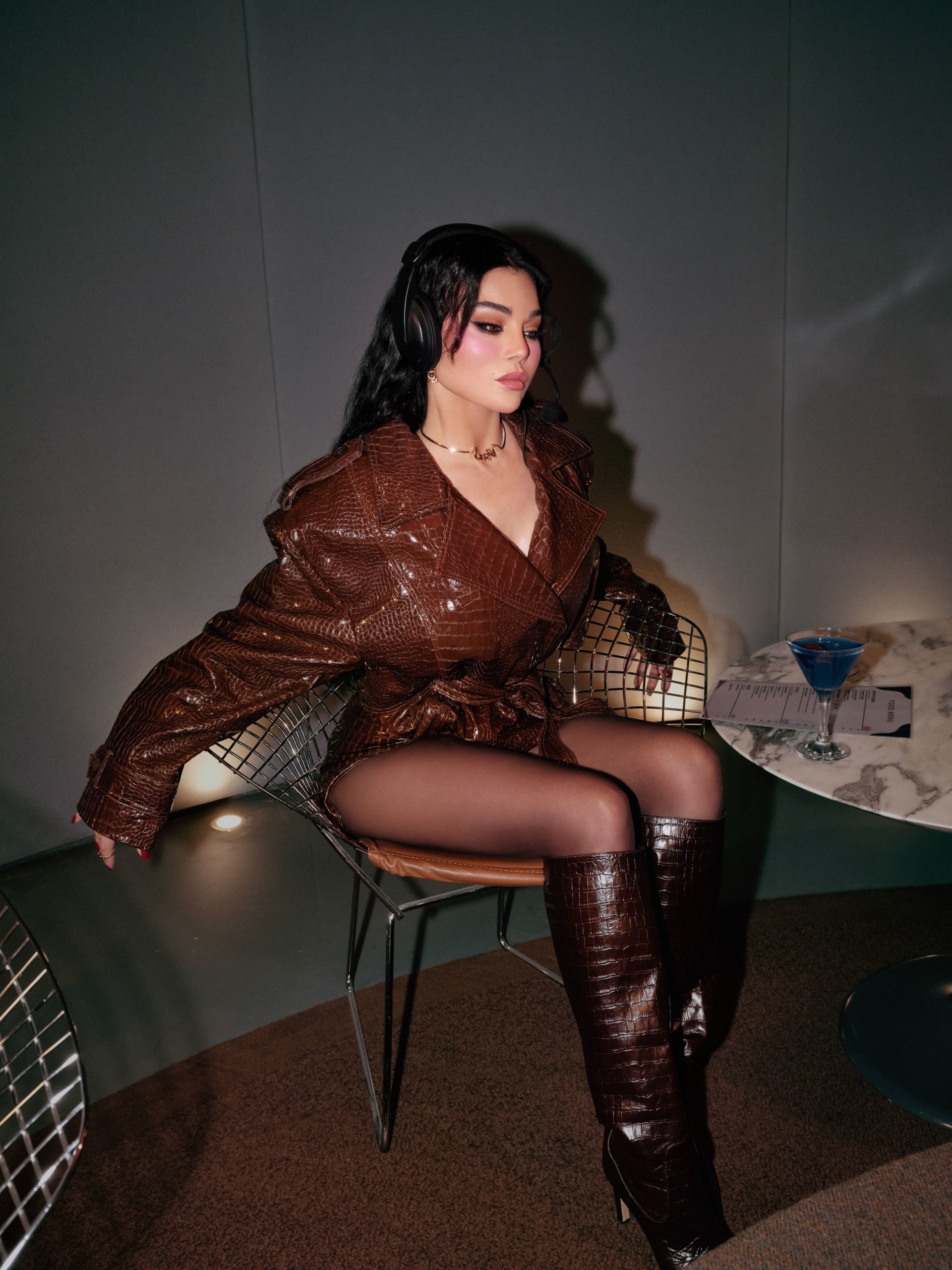 جلود فاخرة وألوان جريئة.. هيفاء وهبي تتألق في كليبها الجديد