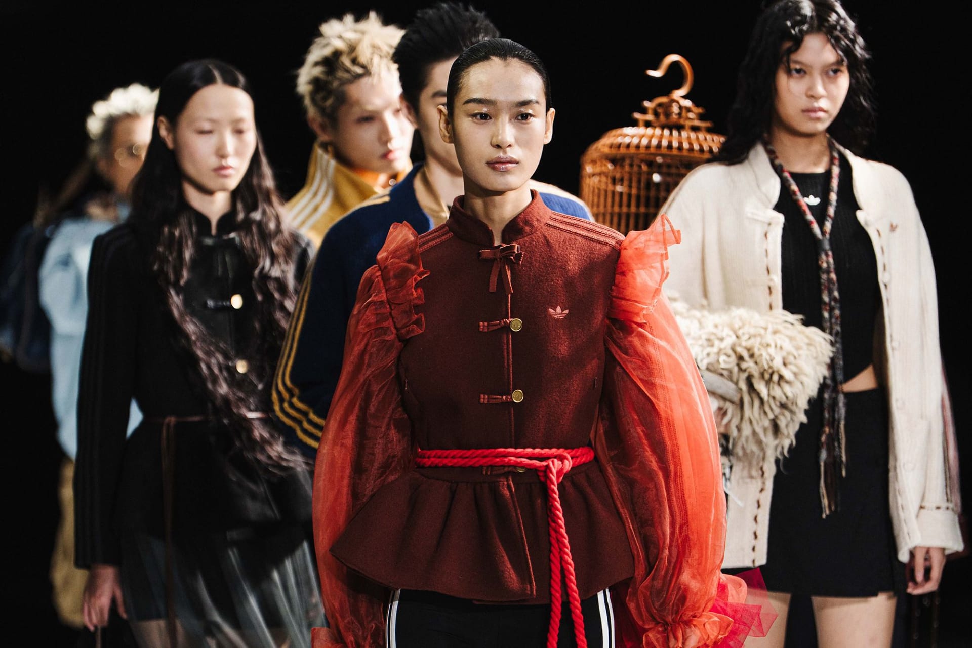 لماذا أصبحت جاكيت رأس السنة الصينية حديث مواقع التواصل الاجتماعي؟