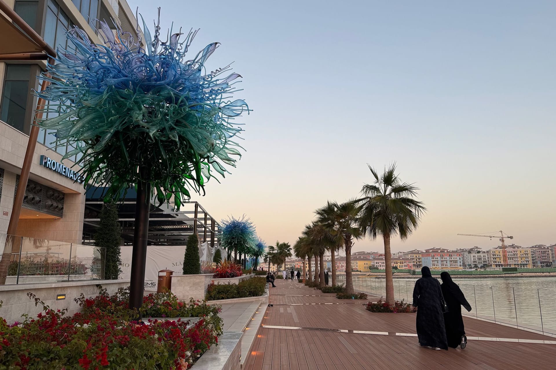 في قطر.. هذه الجزيرة تضم غابة مكيفة تقي الزوار من حر الصيف