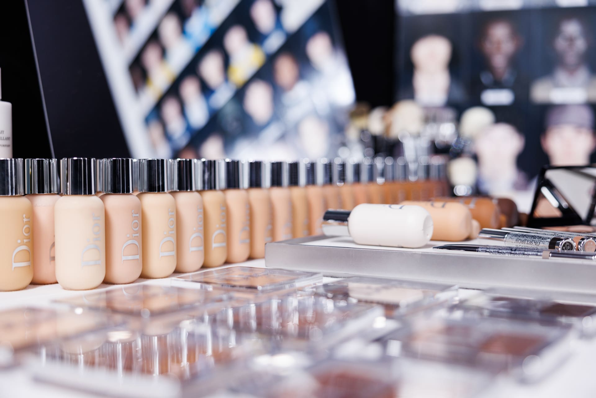 من المهم اختيار تركيبات مكياج معزّزة بالترطيب لحماية بشرة مضاعفة خلال الصوم. 