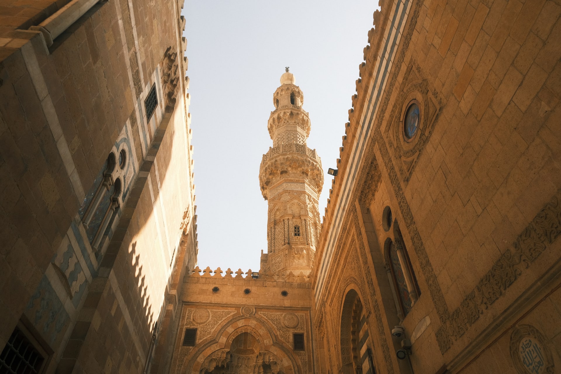  مدينة الألف مئذنة .. صور ترصد الجمال الخفي للعمارة الإسلامية في القاهرة