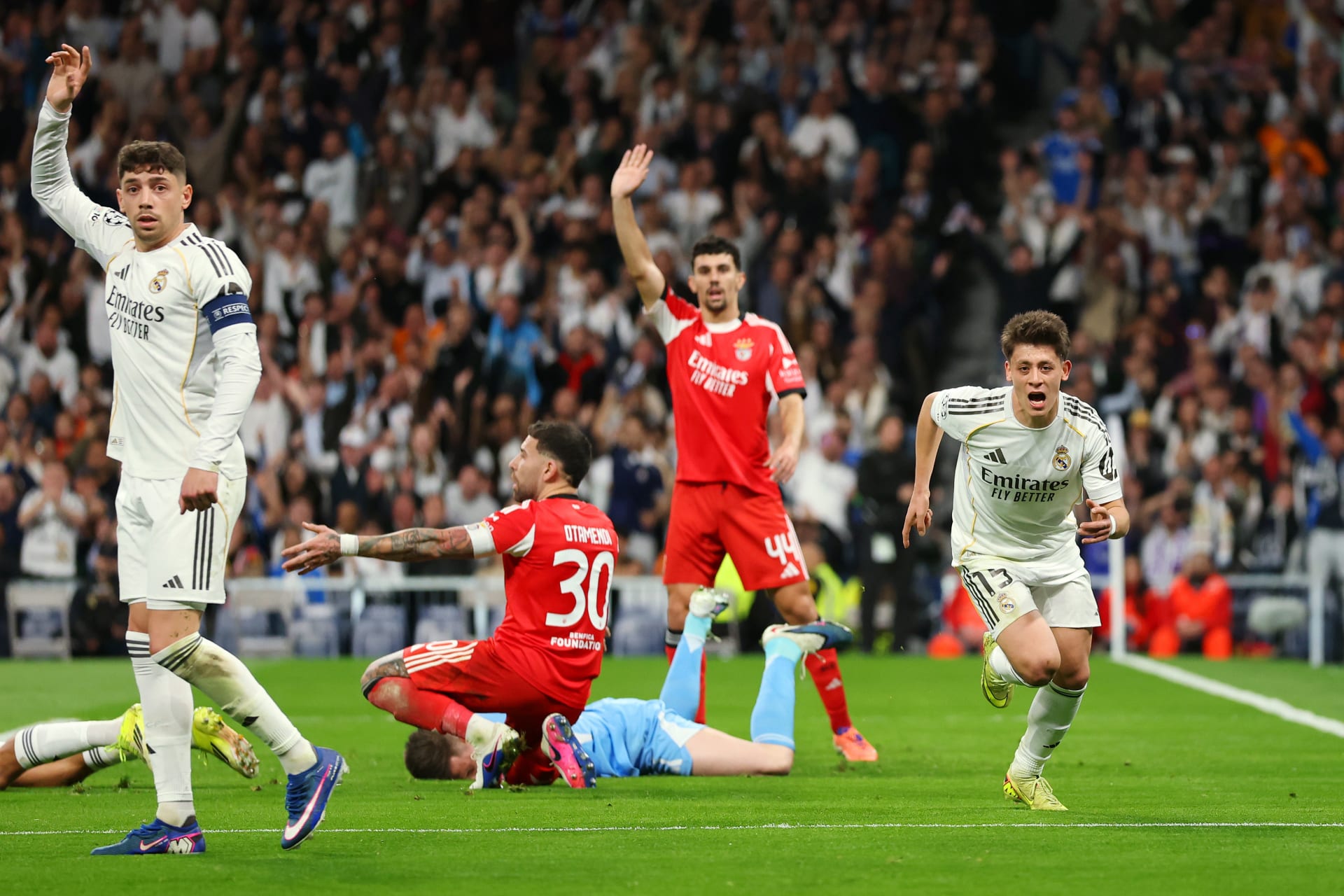 ريال مدريد يتجاوز بنفيكا.. اكتمال عقد المتأهلين لدور الـ16 في تشامبيونزليغ
