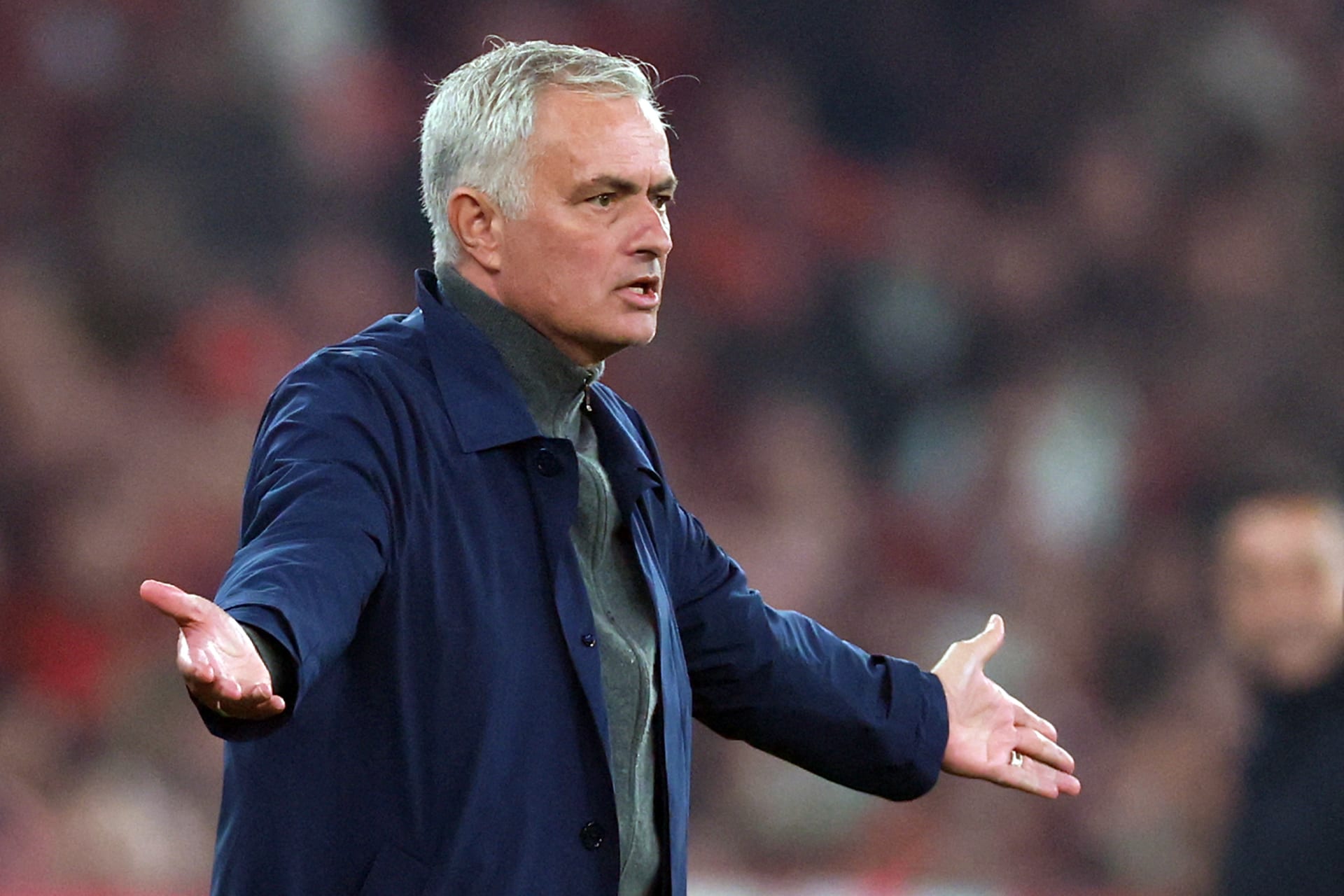 مورينيو يكشف ما سيفلعه مع لاعب بنفيكا في حال ثبوت إدانته بالعنصرية ضدّ فينيسيوس