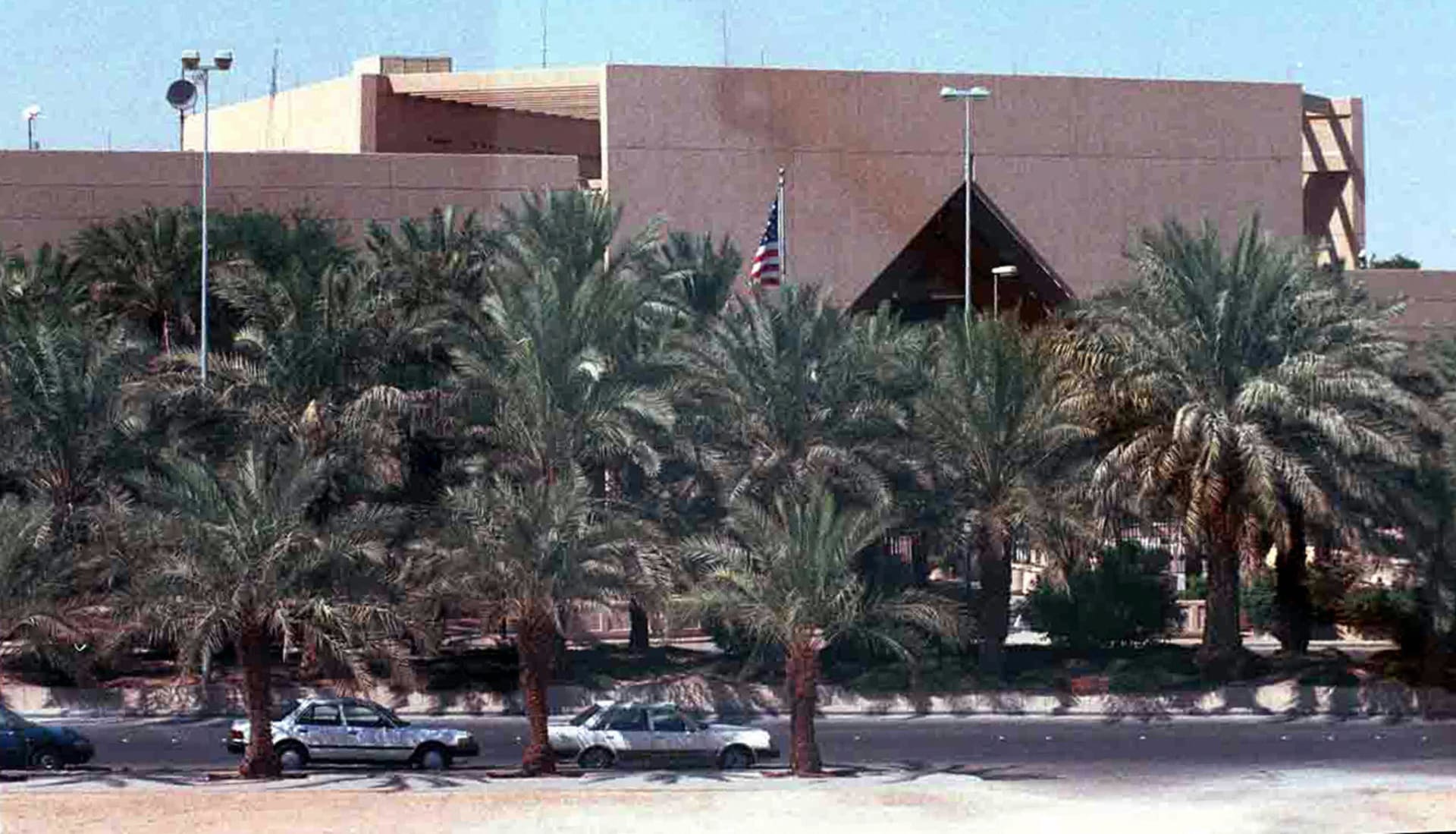 مصادر لـCNN: استهداف السفارة الأمريكية في الرياض بـ"طائرتين مسيرتين" .. و"الدفاع" السعودية تعلق