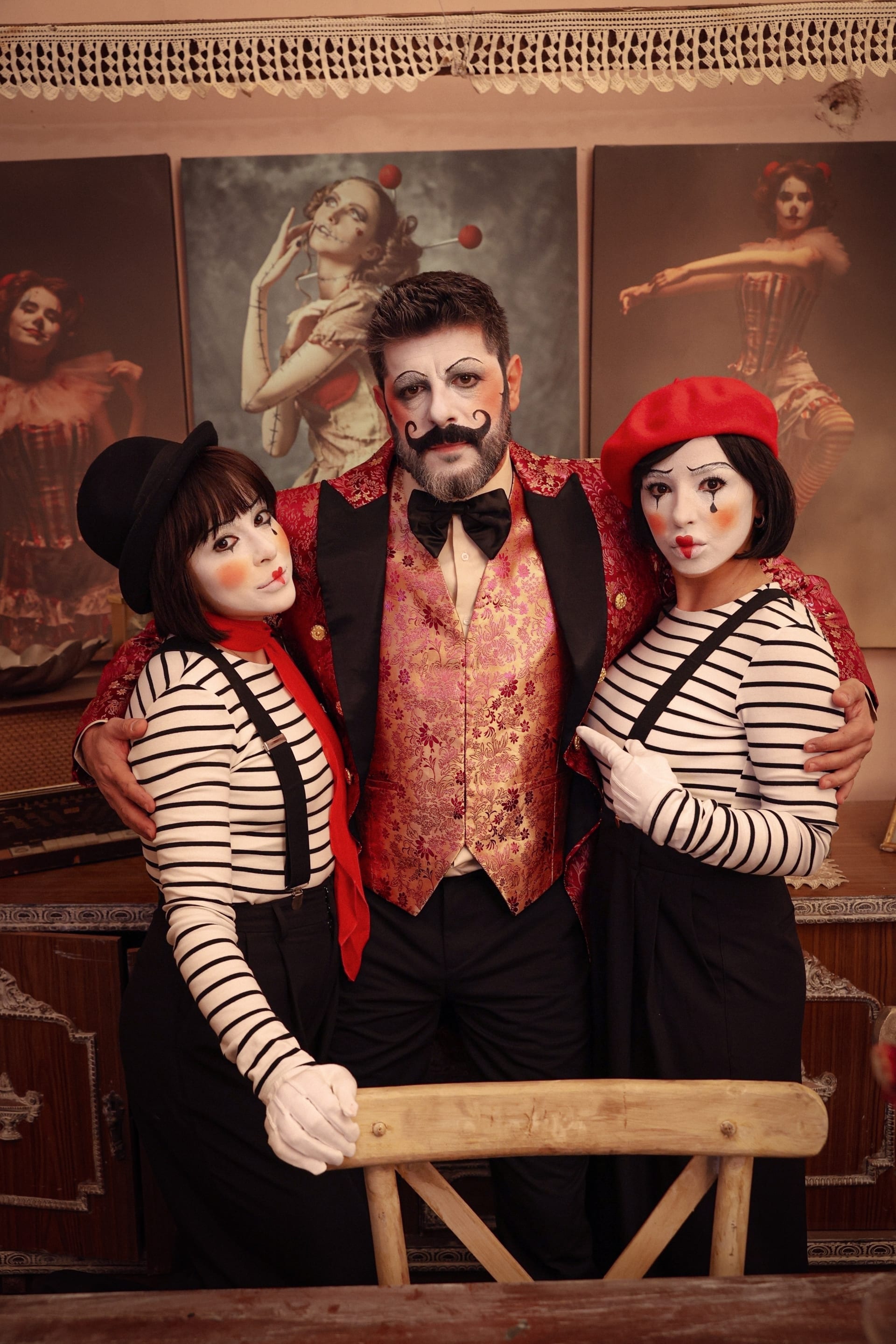 فستان بتقنية LED وتصاميم سيرك.. كواليس أزياء مسلسل "بالحرام"