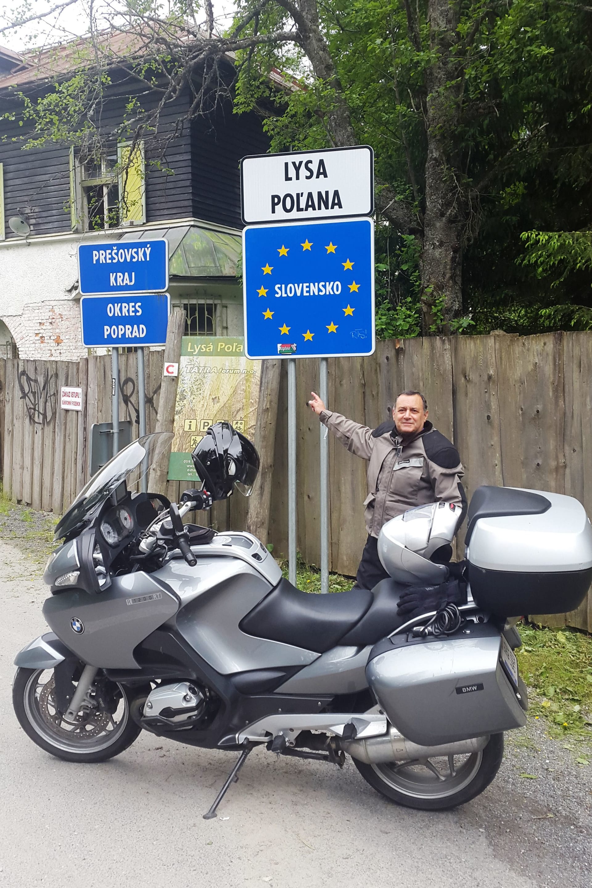 عمره 77 عامًا.. أمريكي يسعى للسفر حول العالم على دراجة نارية