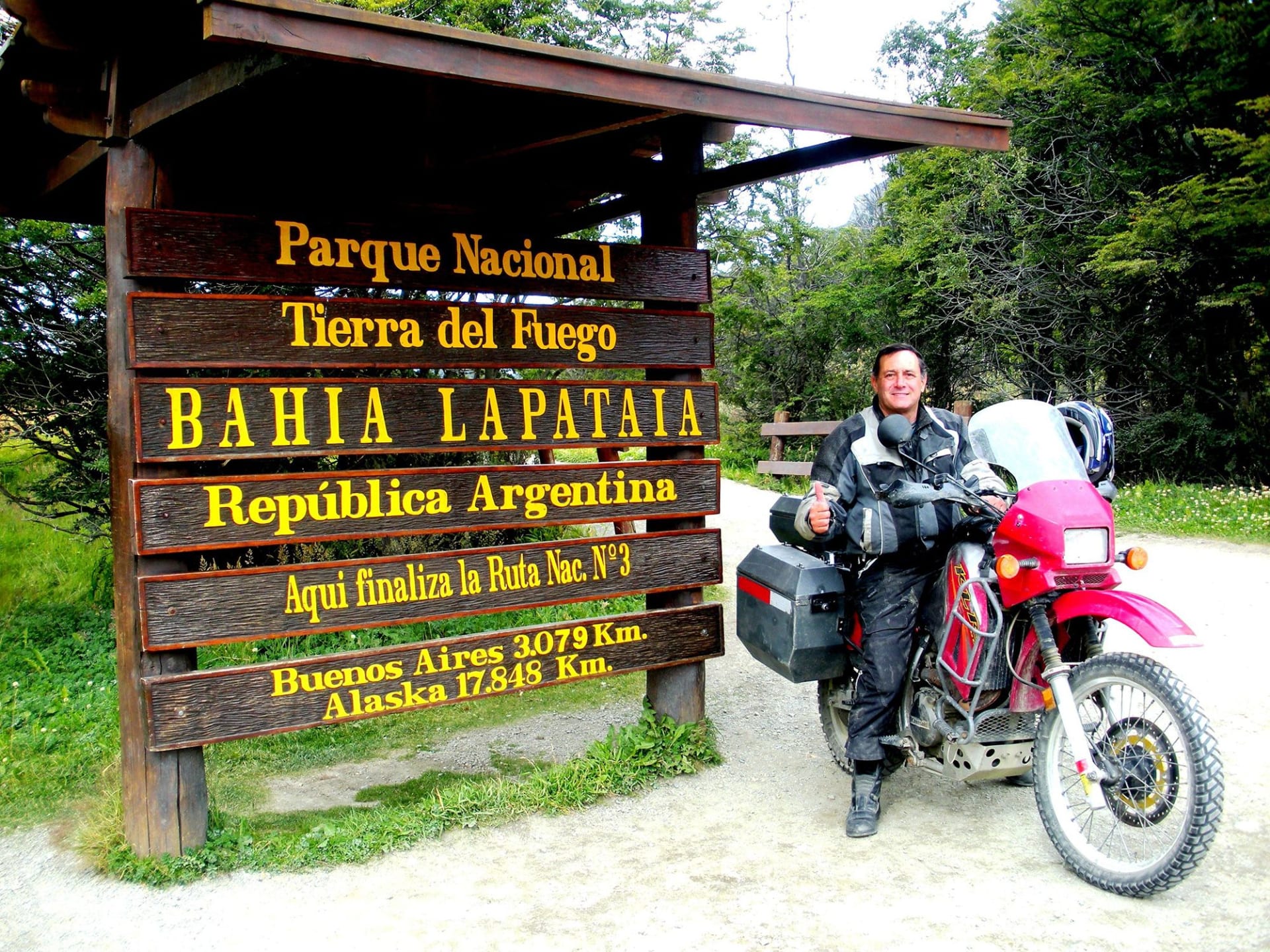 عمره 77 عامًا.. أمريكي يسعى للسفر حول العالم على دراجة نارية