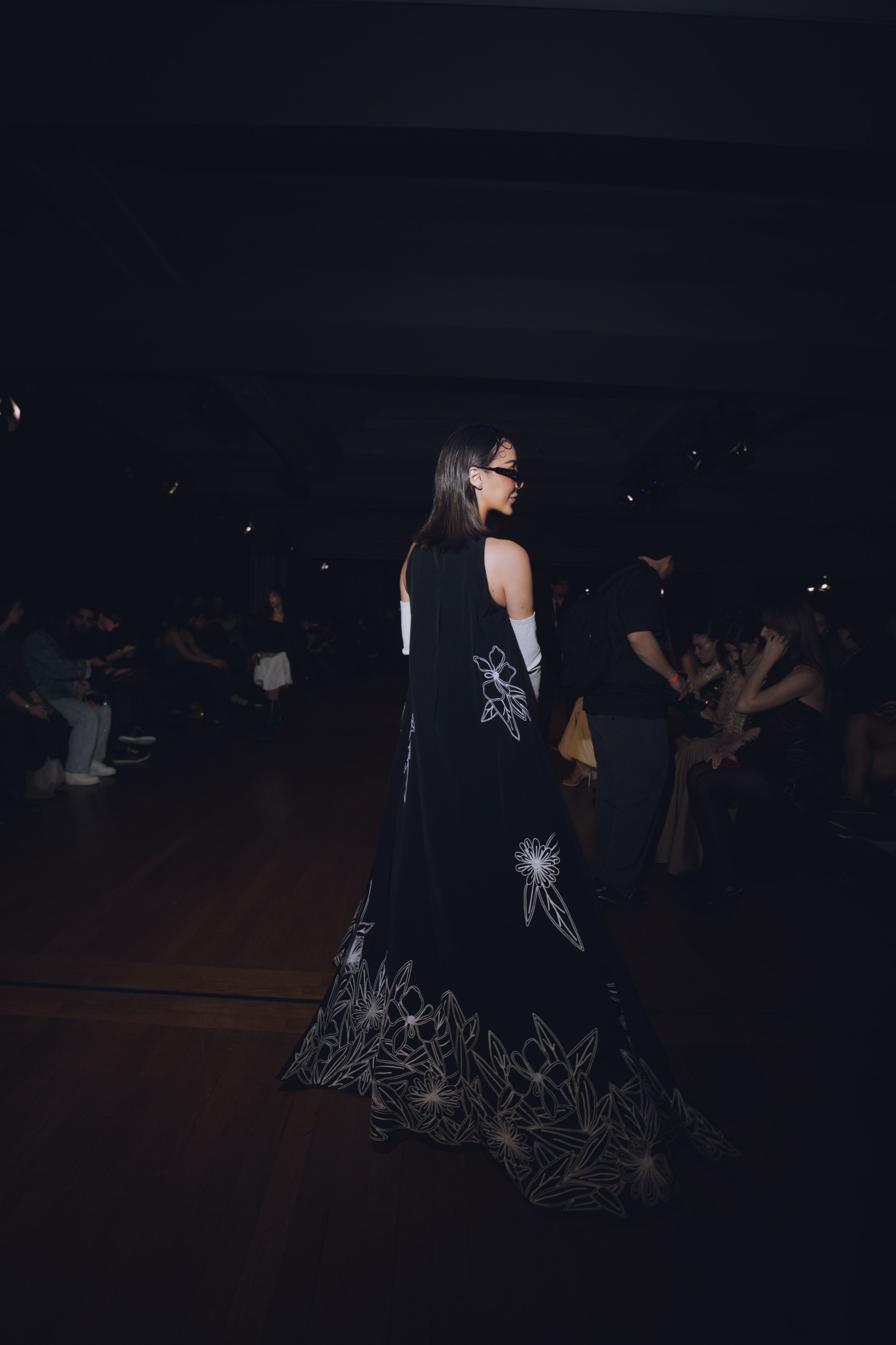 إطلالات باريسية لبسمة بوسيل في أسبوع الموضة بفرنسا