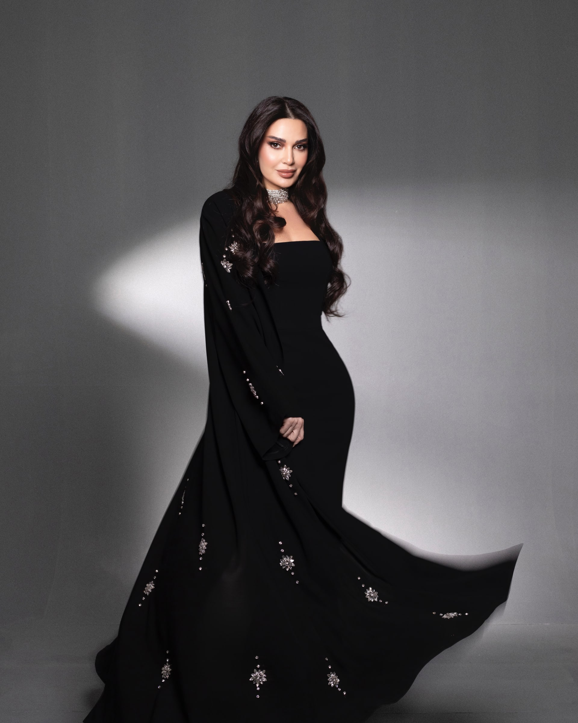 من هيفاء وهبي إلى سيرين عبد النور.. إطلالات إفطار رمضاني مستوحاة من ستايل النجمات العربيات