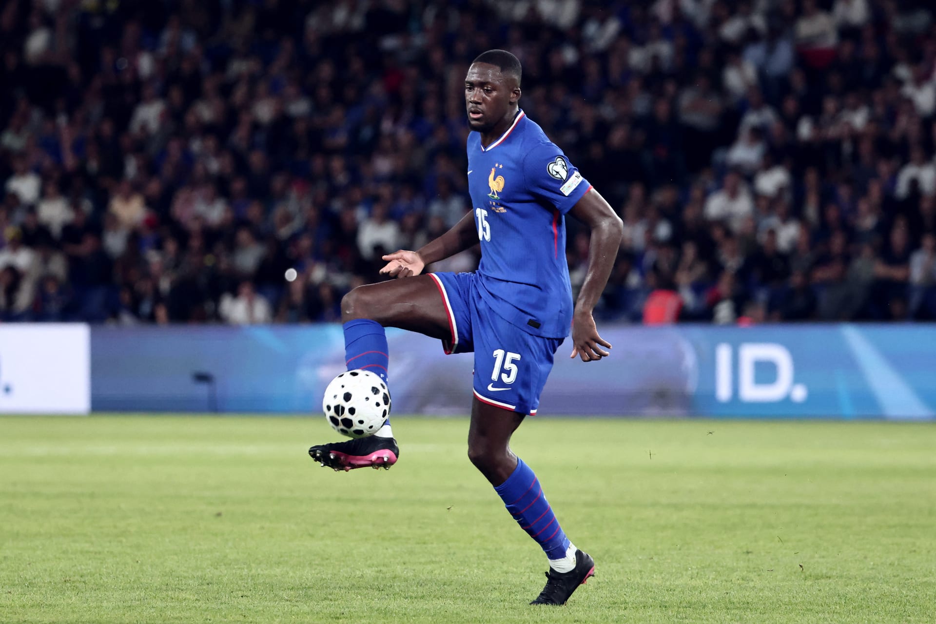 "تصرف بغيض".. بيان من اتحاد الكرة الفرنسي بعد تعرض إبراهيما كوناتي لـ"إساءة عنصرية"