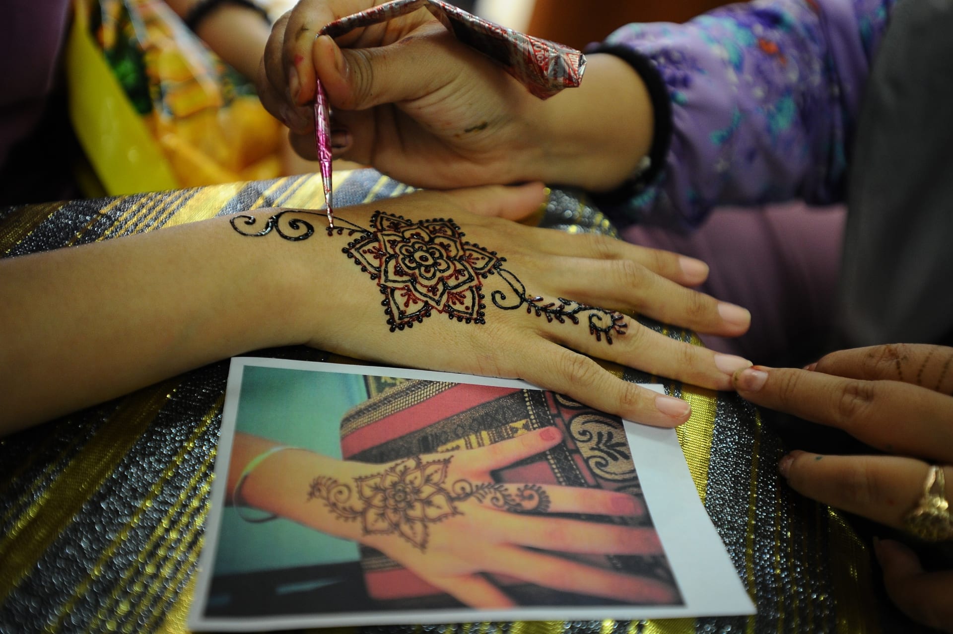 تقنية التطبيق تعتمد على الثقة والسرعة. 