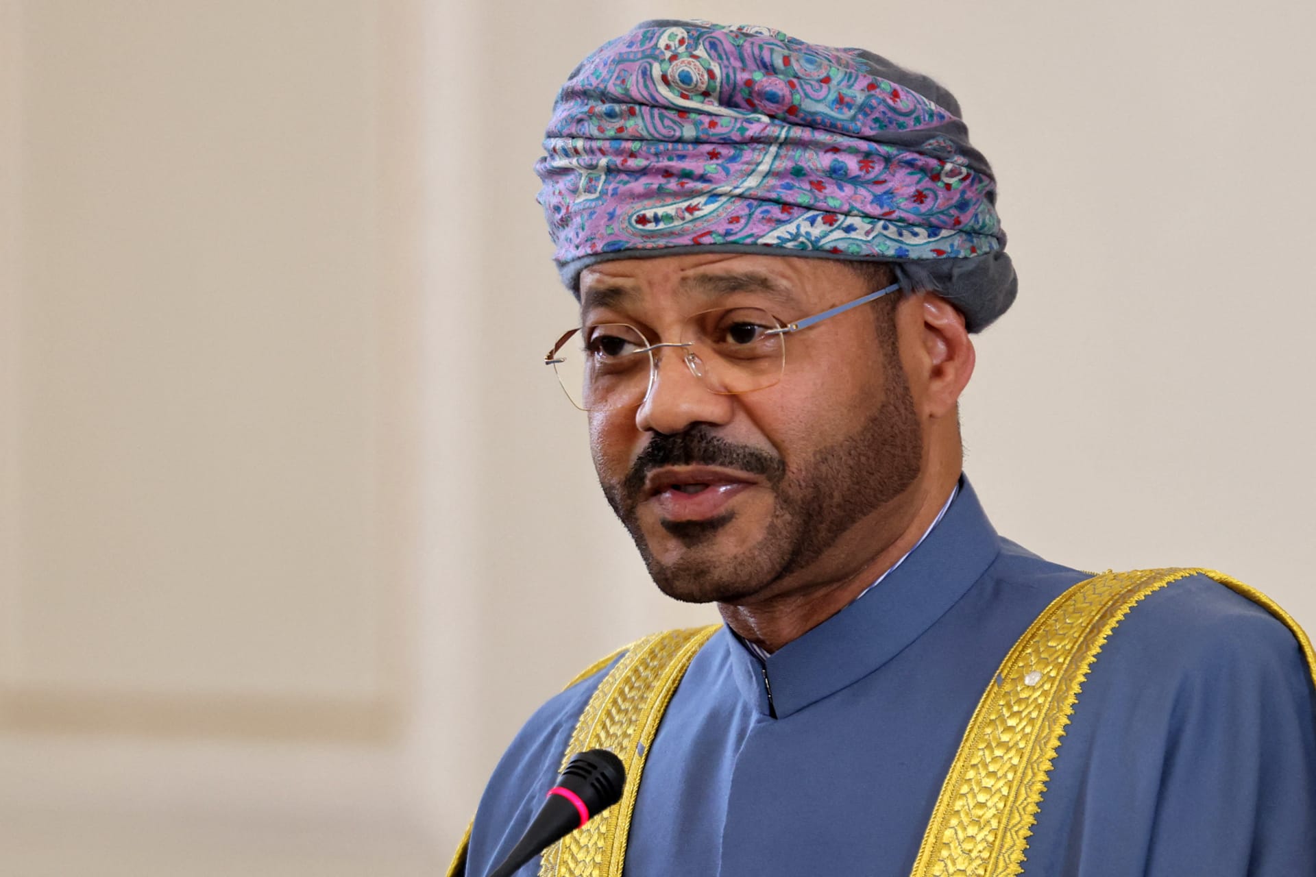 سلطنة عُمان: استهداف ميناء صلالة بمسيرتين وإصابة وافد