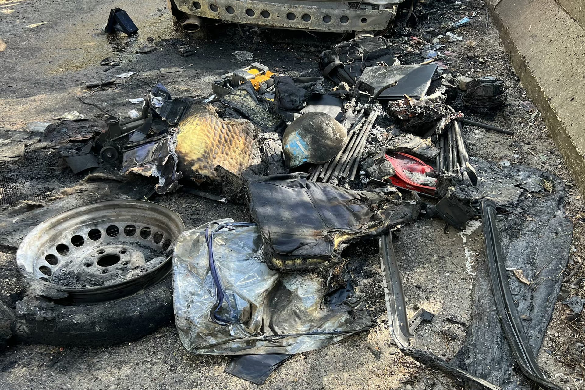 إسرائيل تقتل ثلاثة صحفيين في لبنان بينهم مراسل لقناة المنار 