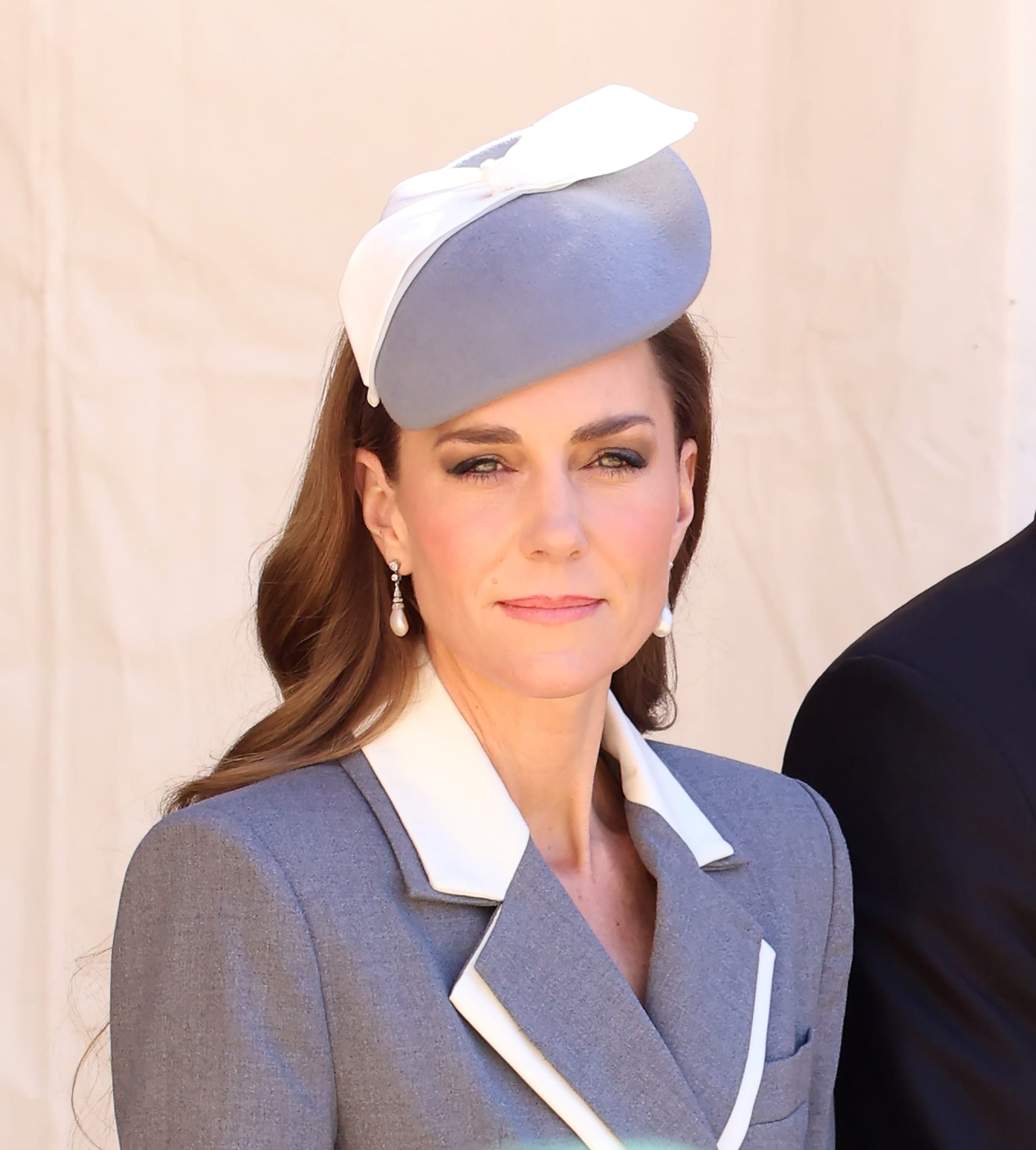 غالبًا ما تعتمد كيت ميدلتون إطلالات تحمل رسائل رمزيّة عميقة. 