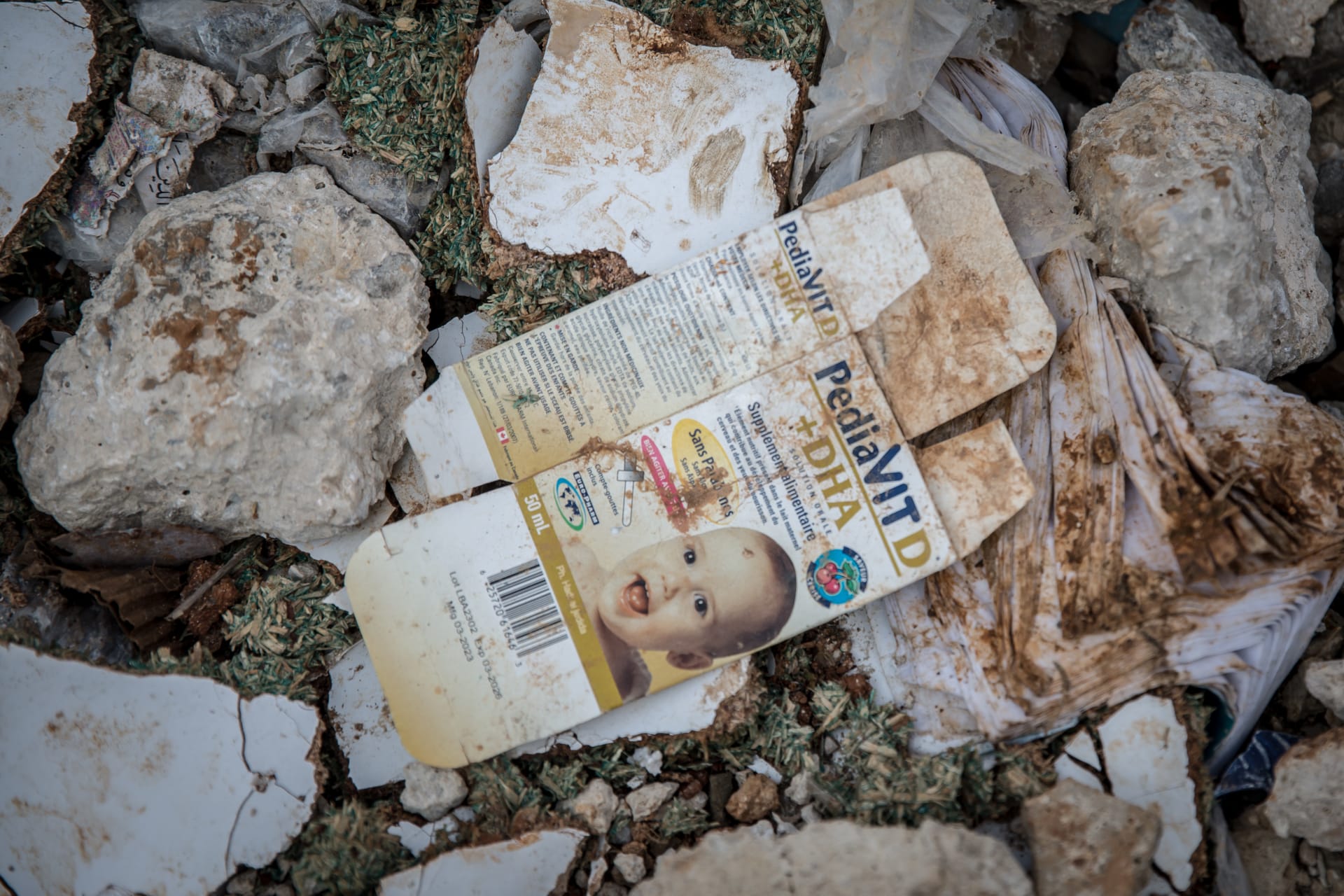 الأدوية ومكملات الأطفال بعدسة  الإيرلنديّة سالي هايدن.