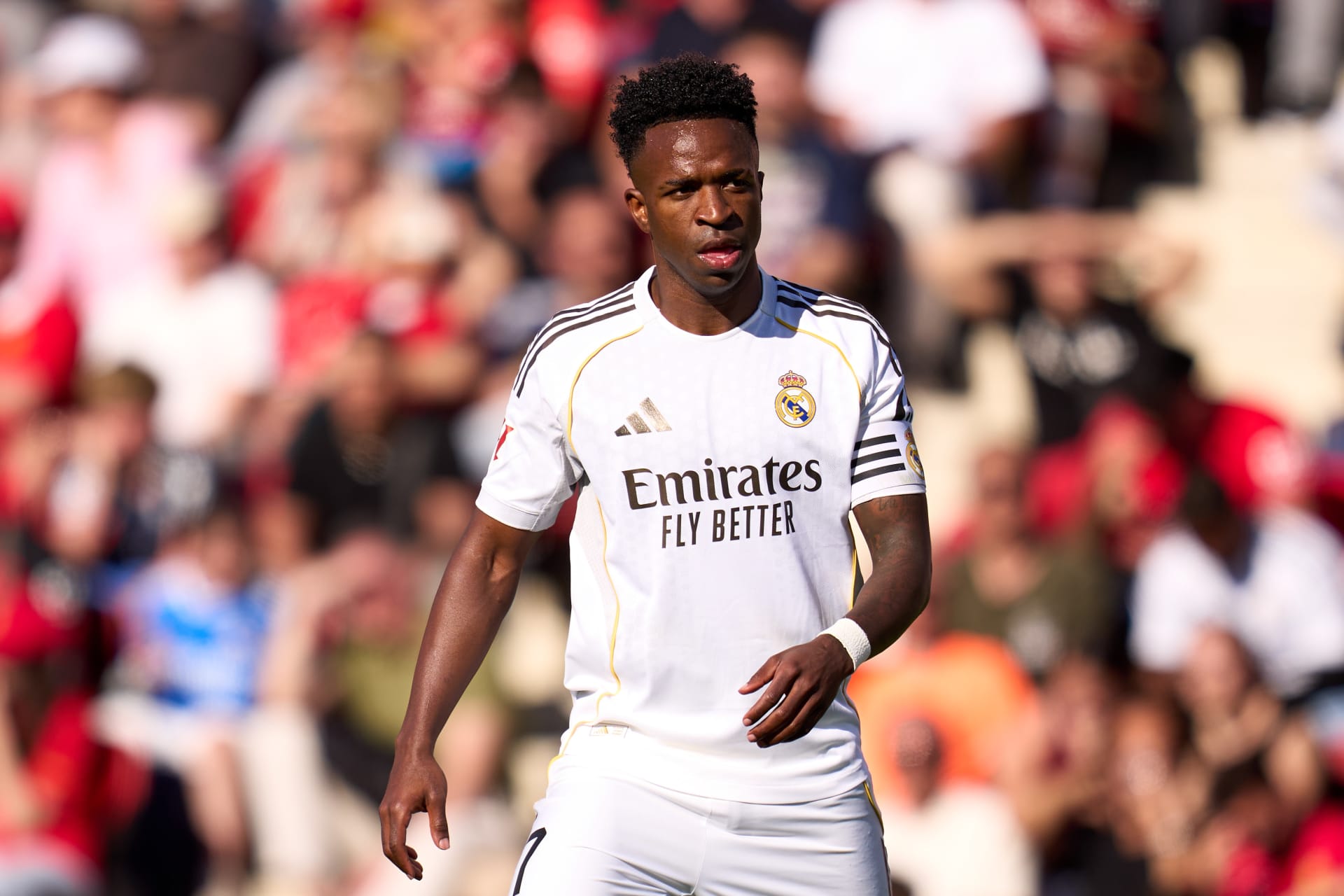 فينيسيوس يزف نبأً ساراً لجماهير ريال مدريد بشأن مستقبله مع الفريق