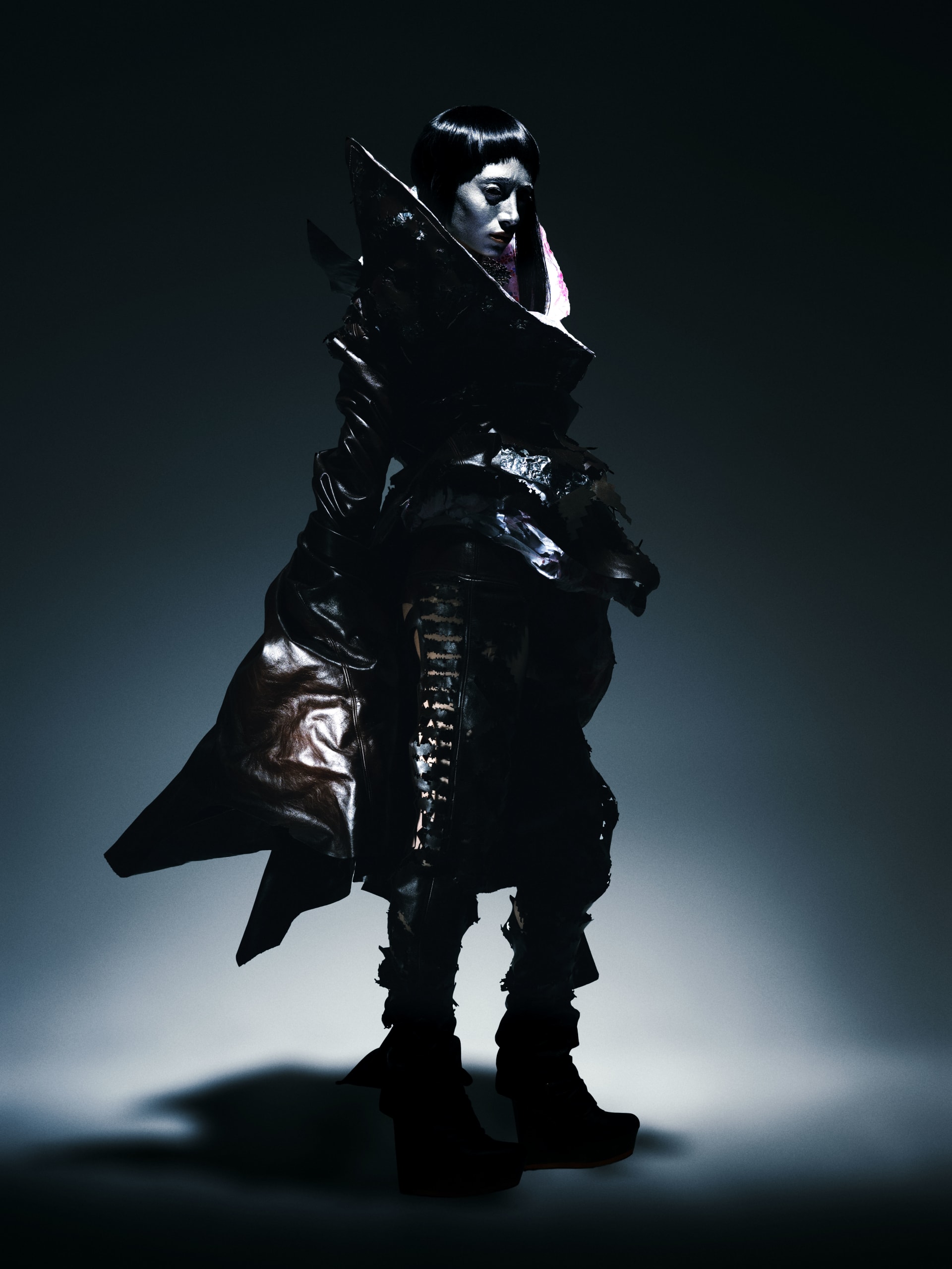 مصمم فلسطيني يجسد بتطريزاته الغزاوية الذاكرة والانتماء والنزوح