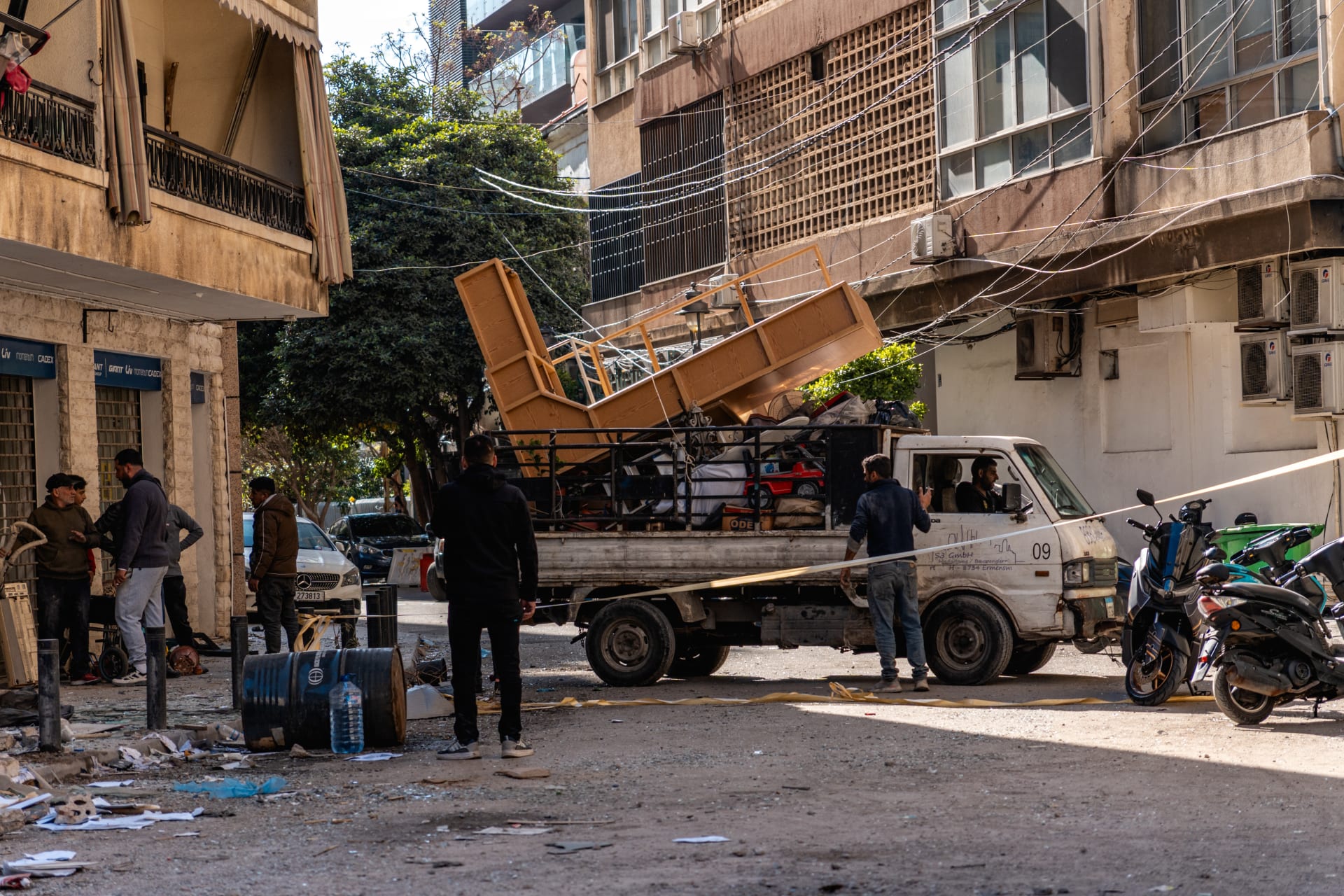 لبنان.. استمرار الغارات الجوية الإسرائيلية طوال الليل