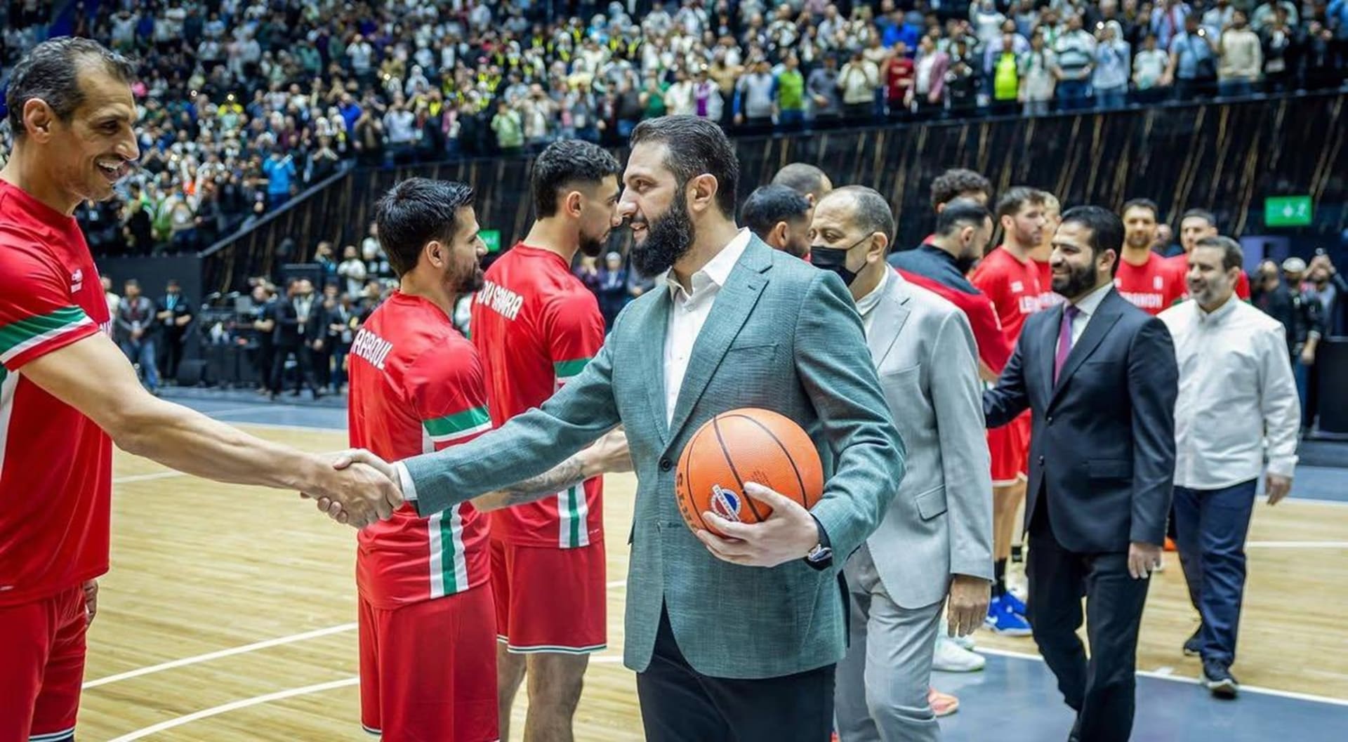 بعد افتتاح صالة الفيحاء في دمشق.. رئيس وزراء لبنان يوجه رسالة لأحمد الشرع