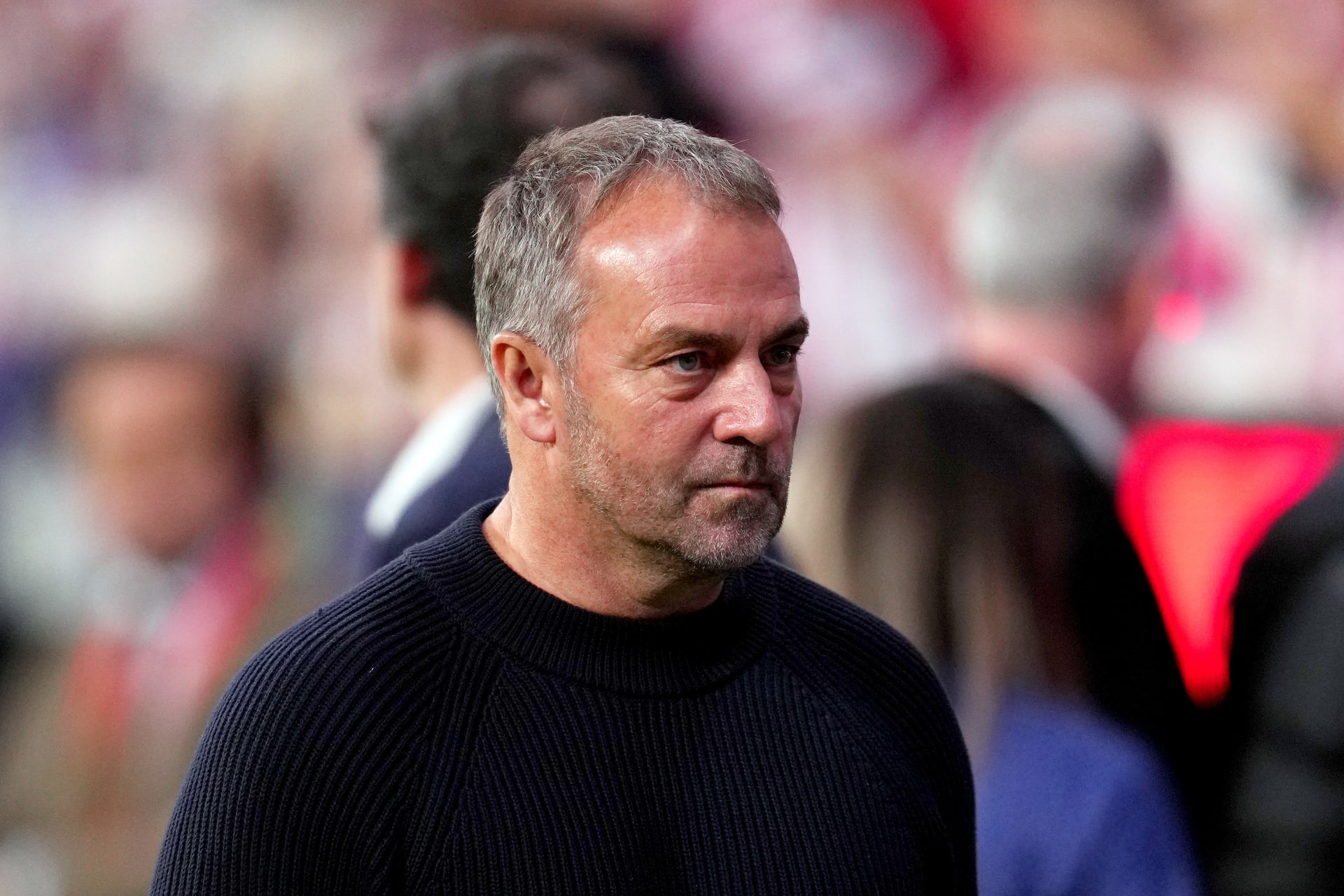 "أخطط لذلك".. فليك يبدي رغبته بتجديد عقده مع برشلونة