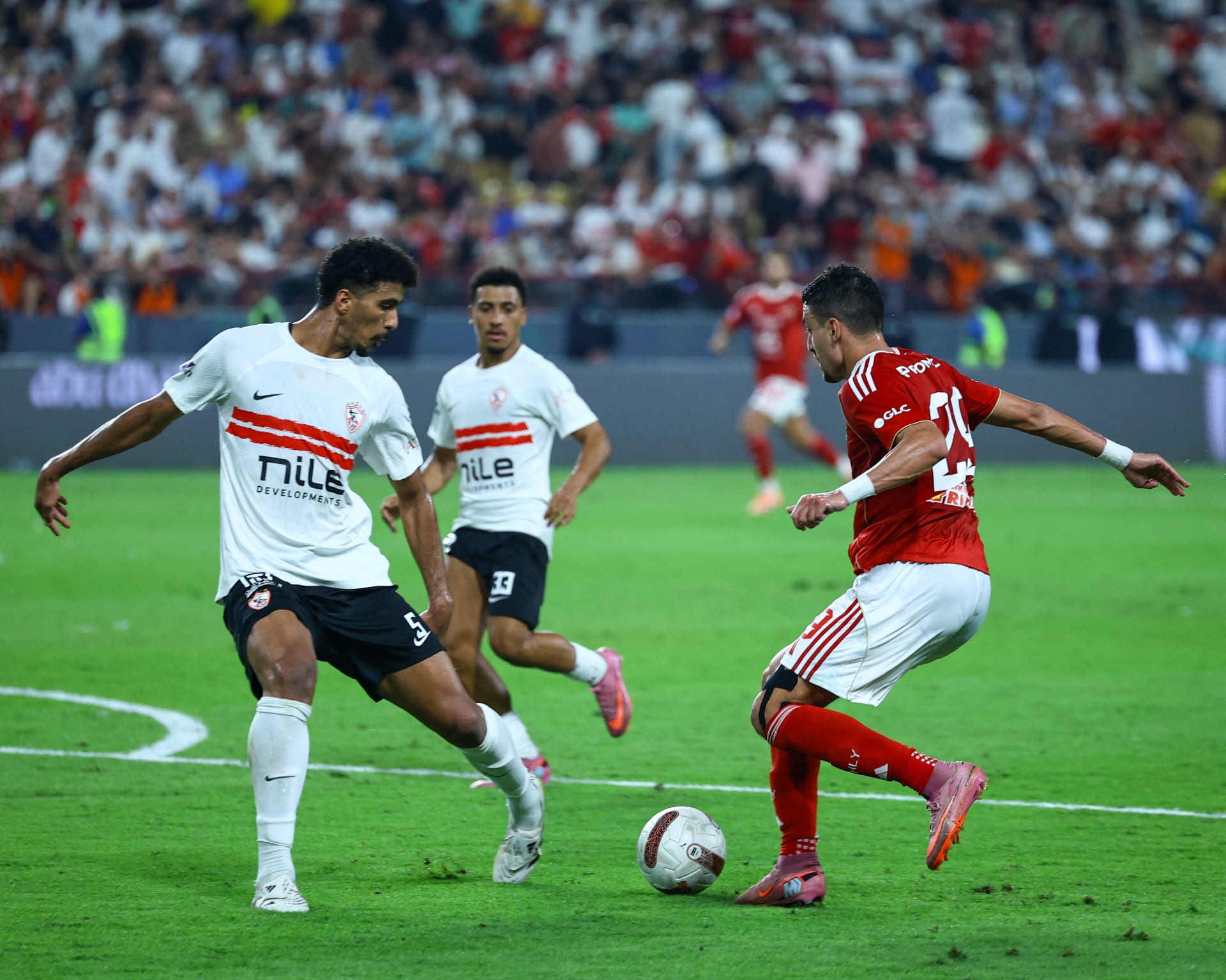 الأهلي والزمالك.. قمة 