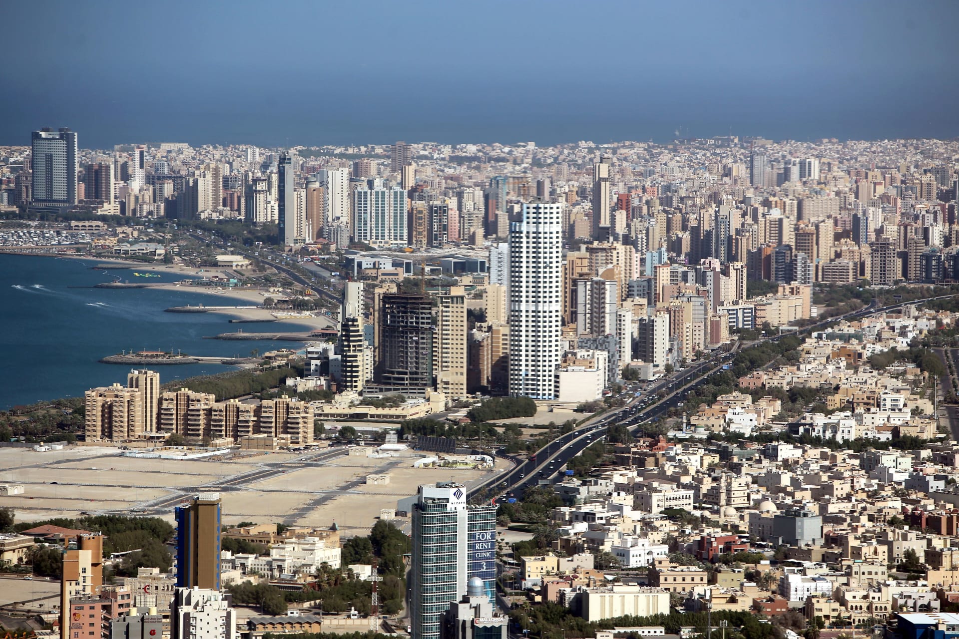 داخلية الكويت ترد على أنباء بوجود نظام لمراقبة المكالمات والاتصالات 