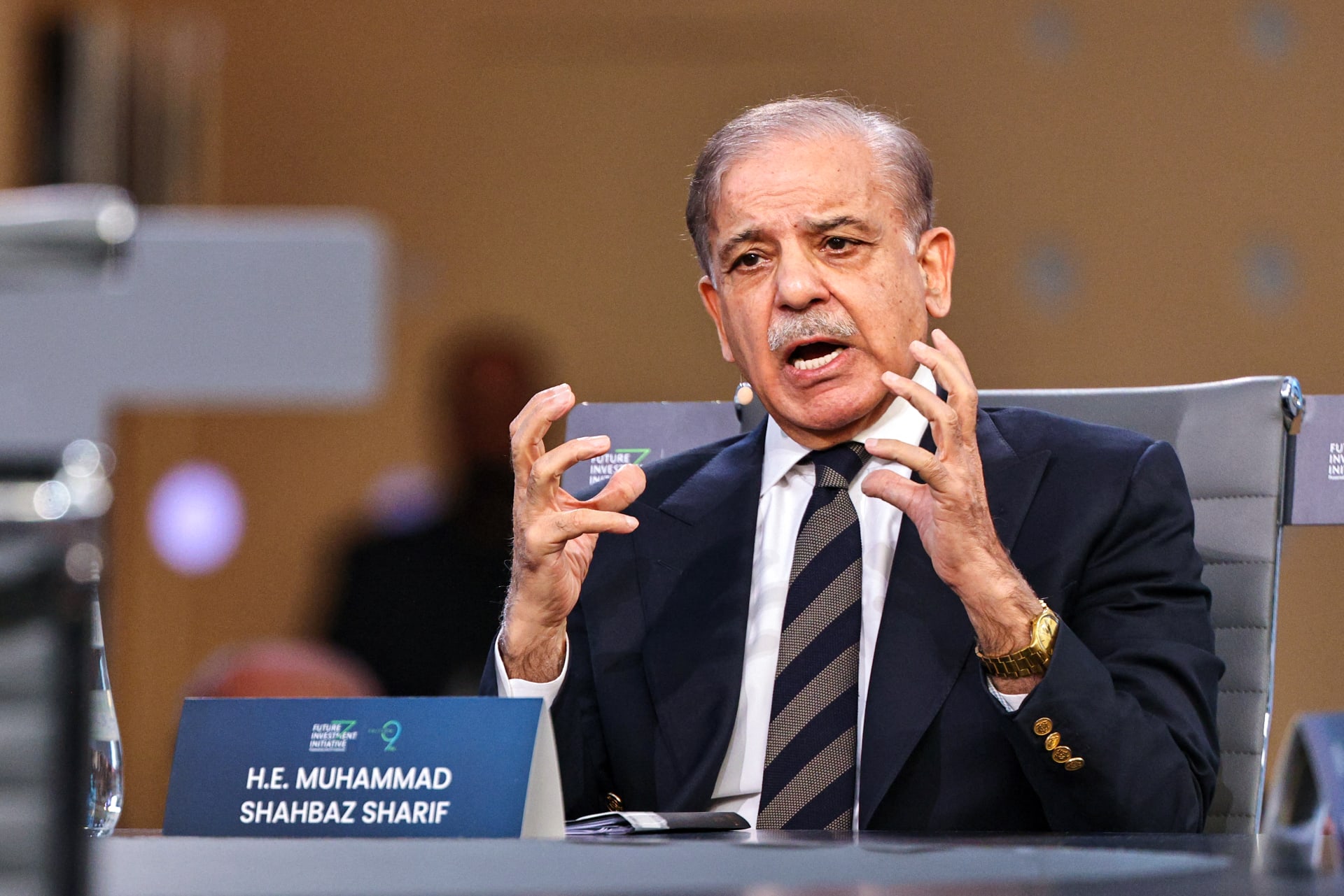 باكستان تعلق على تجدد استهداف إيران لأراضي الإمارات وهذا ما قالته عن وقف إطلاق النار