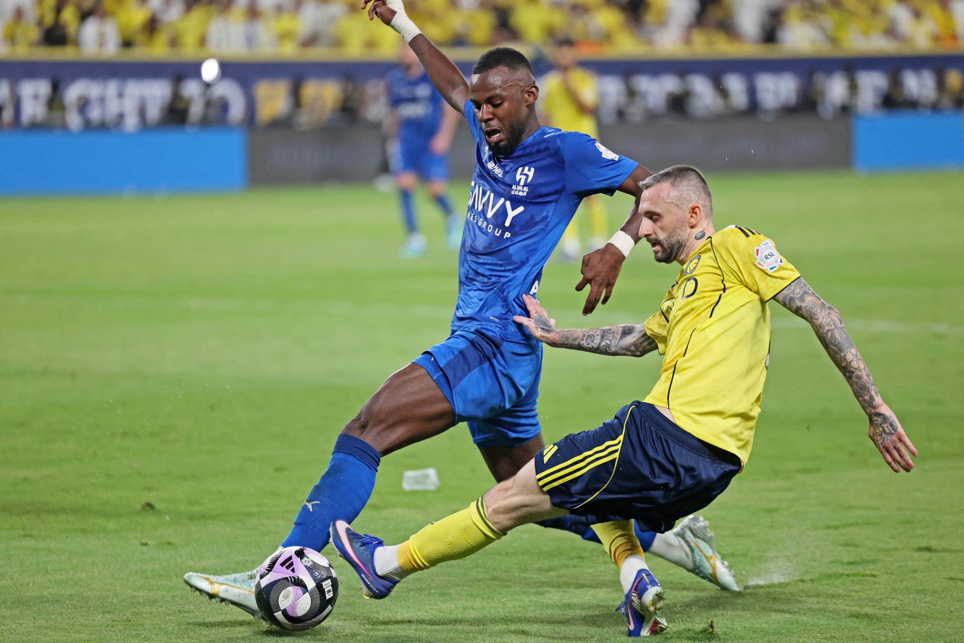 النصر والهلال.. اشتباك في المدرجات والأمن العام السعودي يعلق على الواقعة