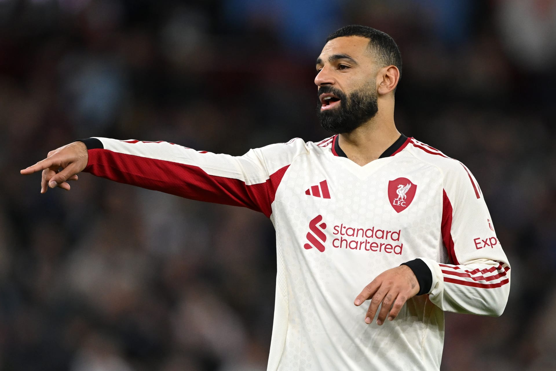 هذا ما فعله محمد صلاح بعد خسارة ليفربول من أستون فيلا - CNN Arabic