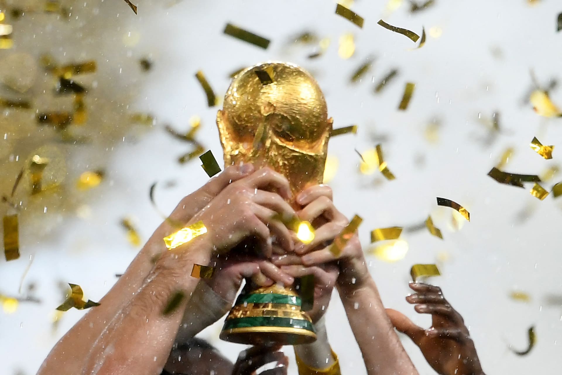 11 لاعباً بارزاً خارج كأس العالم 2026.. تعرّف عليهم