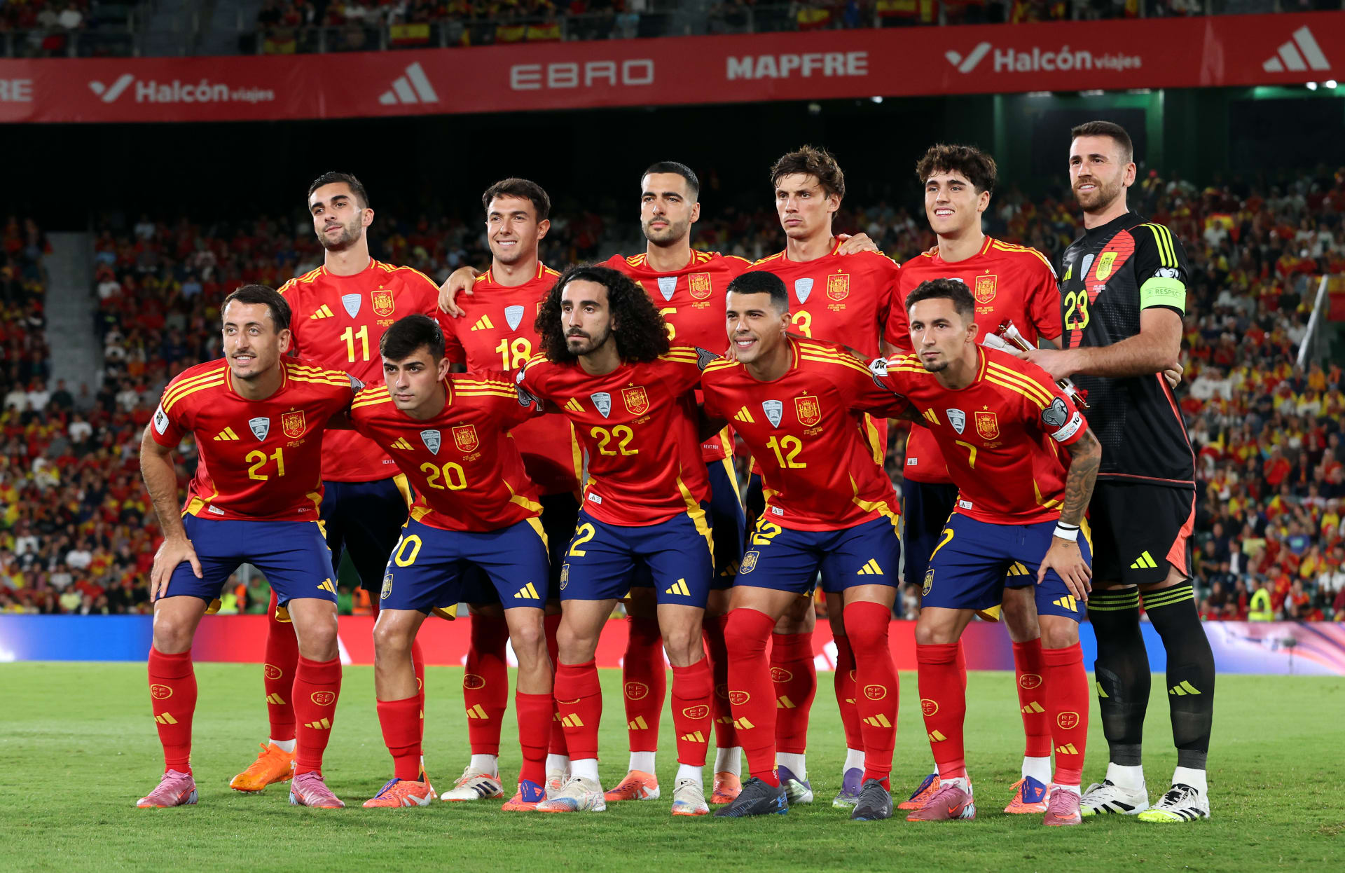 تتولّى علامة "لويفي" تصميم أزياء المنتخب الإسباني في بطولة كأس العالم 2026.