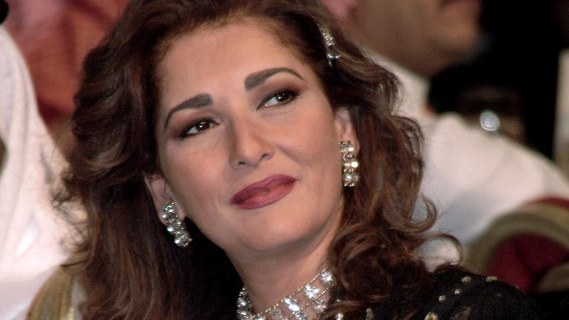 رفضت كلمة "تابت".. آثار الحكيم تتحدث عن اعتزالها وتنتقد فيلم "برشامة"