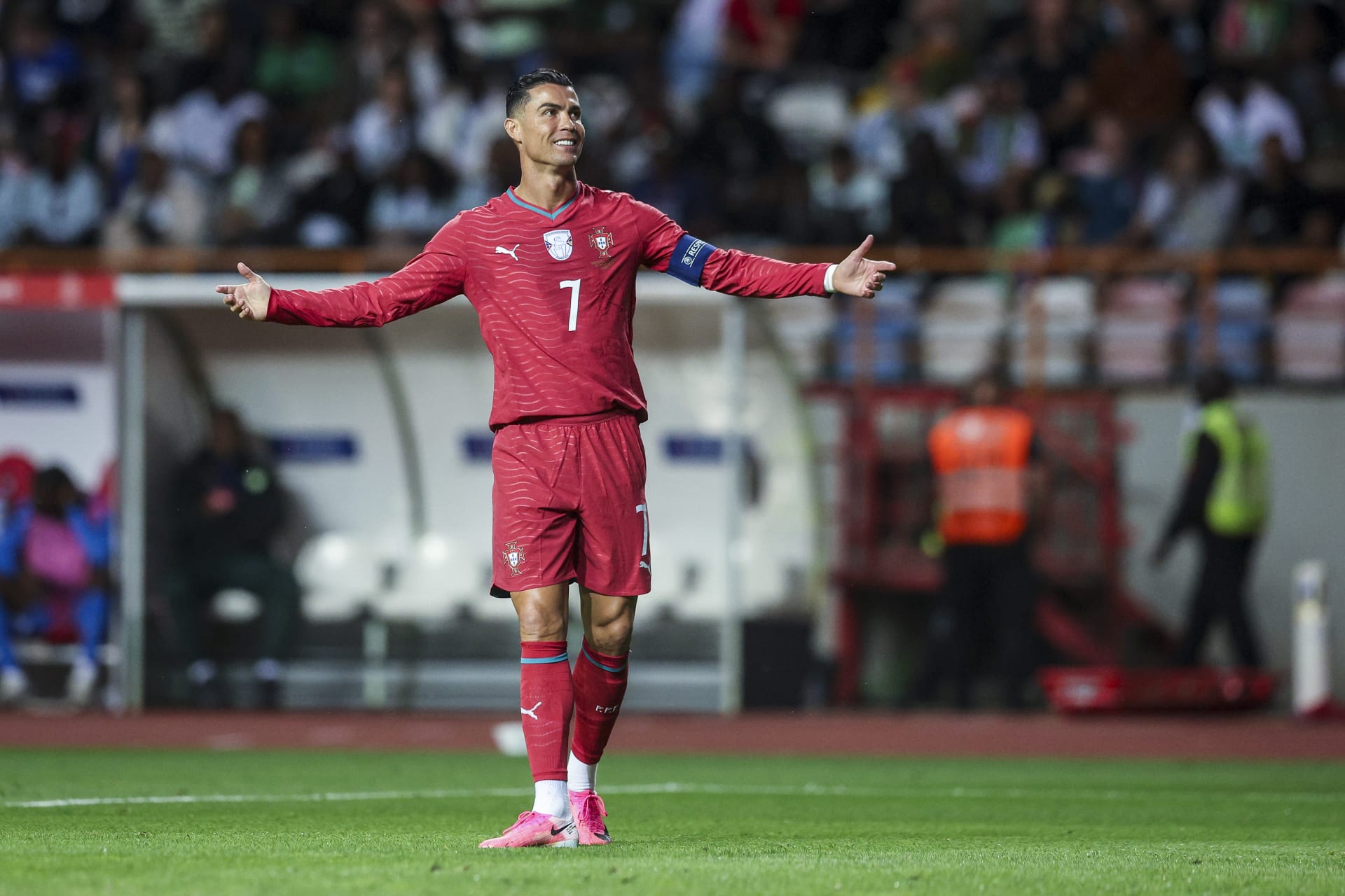 رونالدو يوجه رسالة لجماهير منتخب البرتغال: 